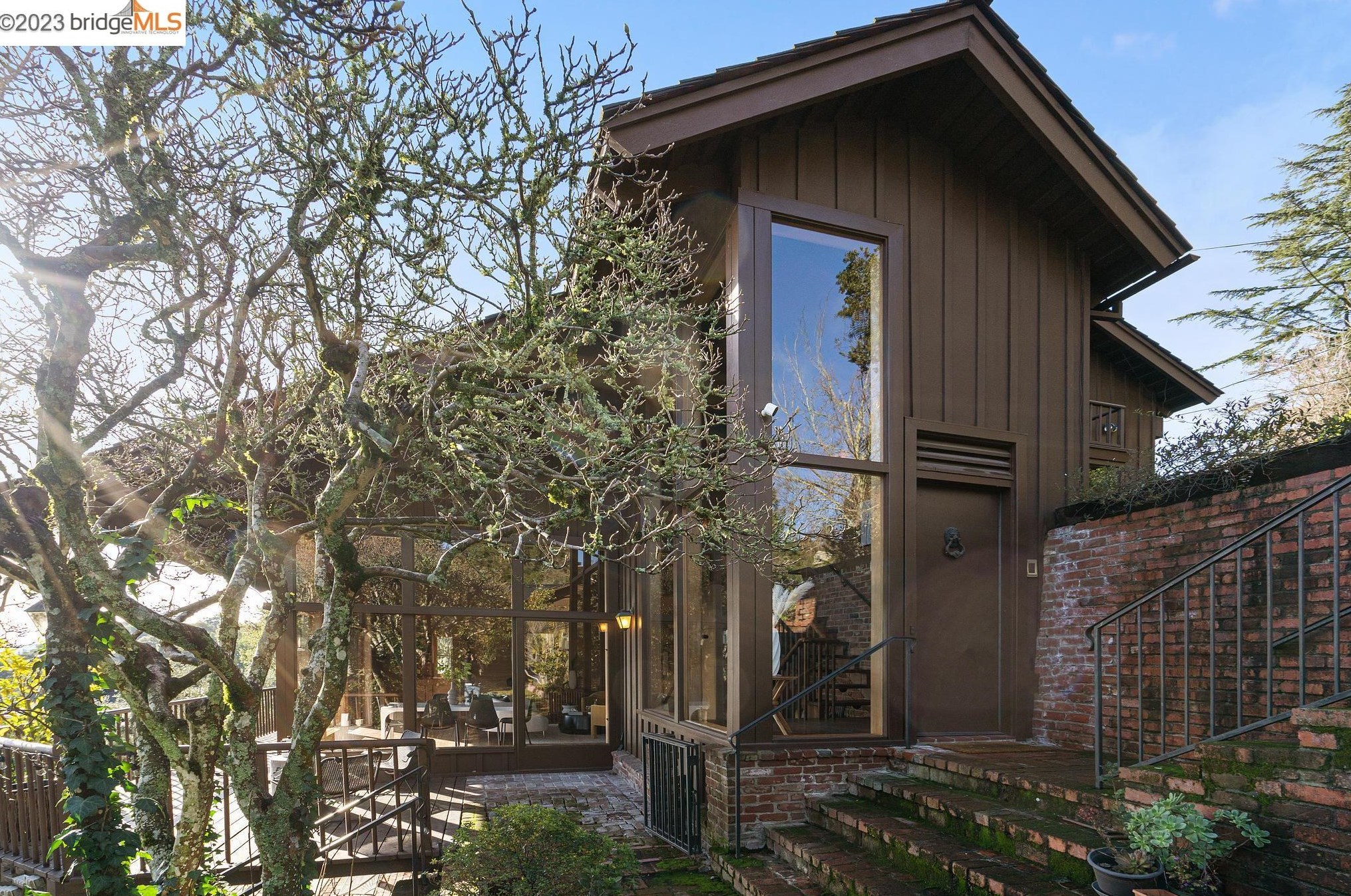 64 Charles Hill Rd, Orinda, CA 94563