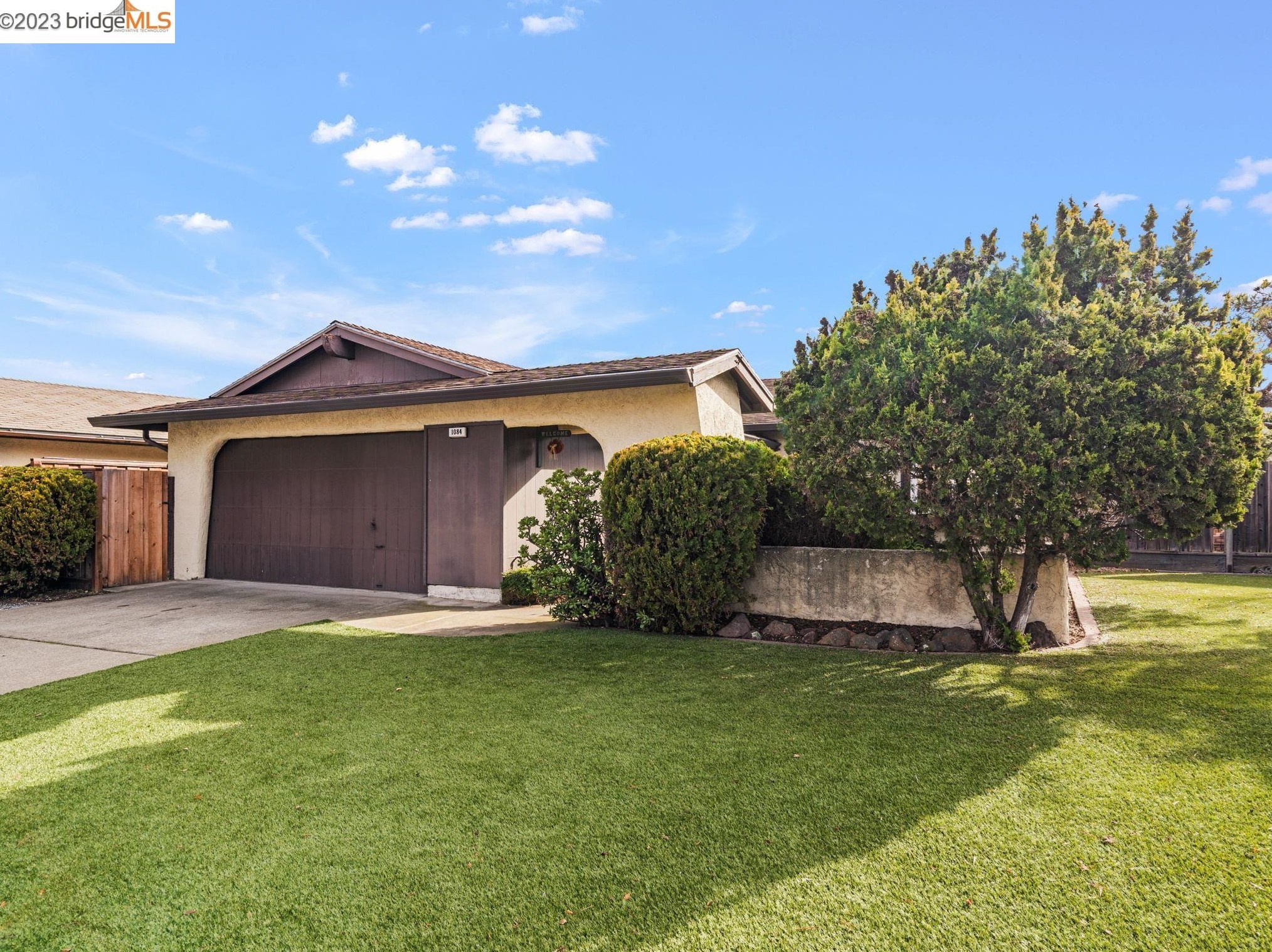 1084 Gardenia Ter, Alameda, CA 94502-6950