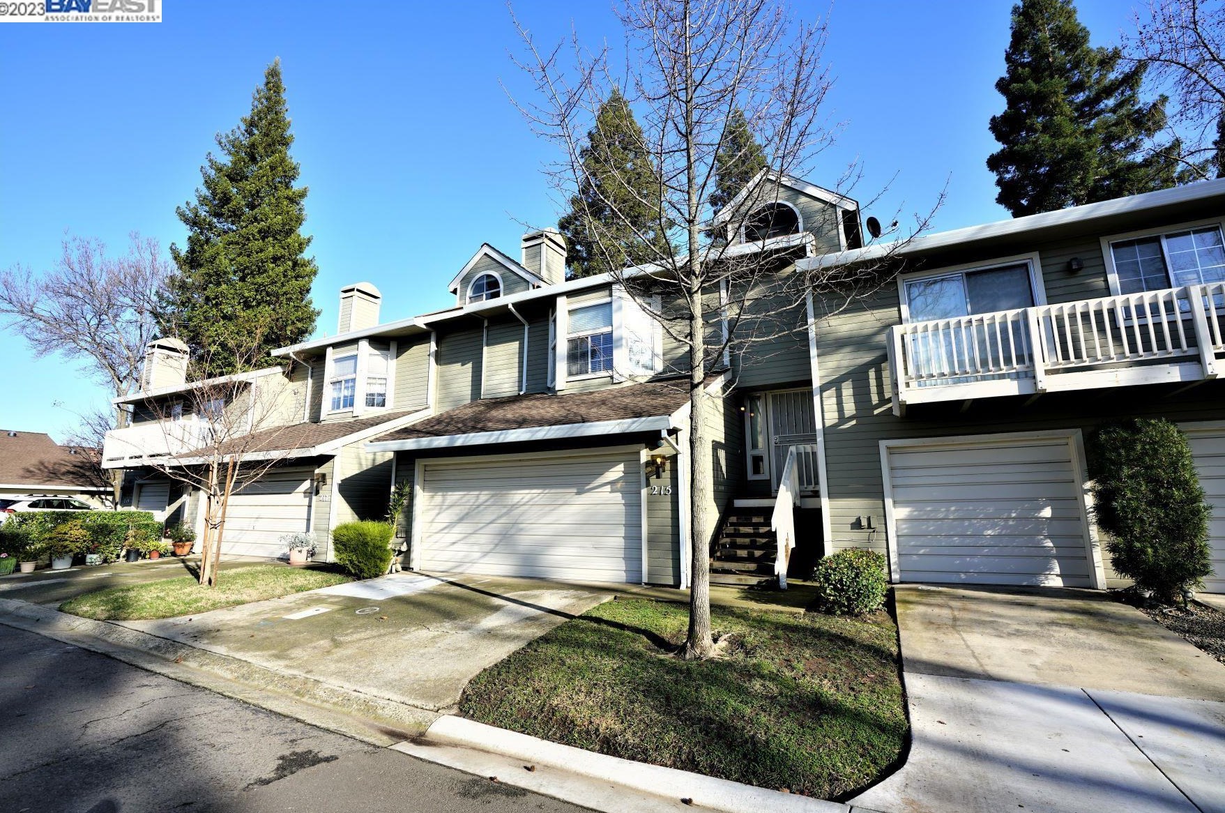 215 Live Oak Cir #2, Roseville, CA 95678