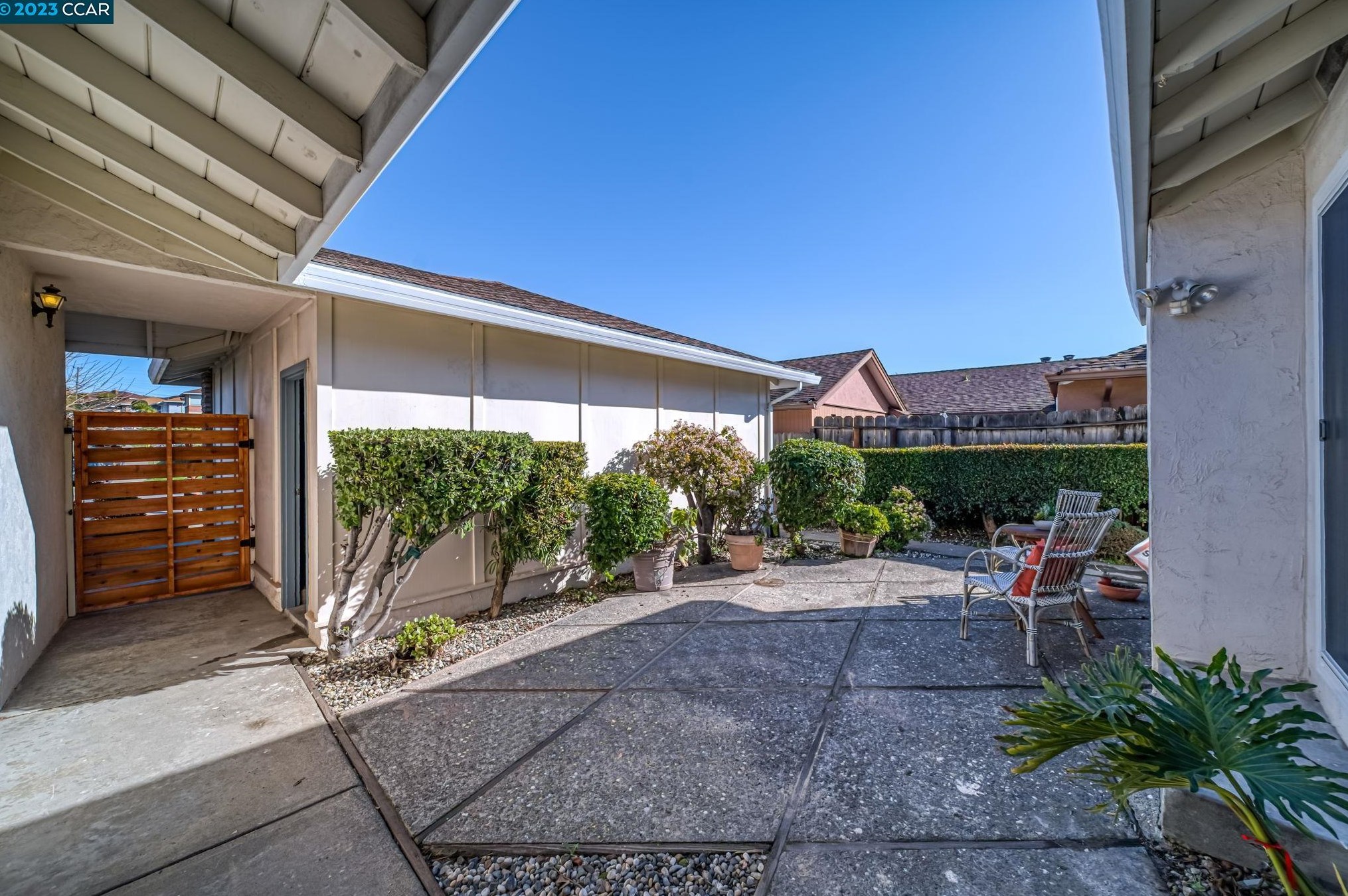 3025 Birmingham Dr, Richmond CA  94806-2632 exterior