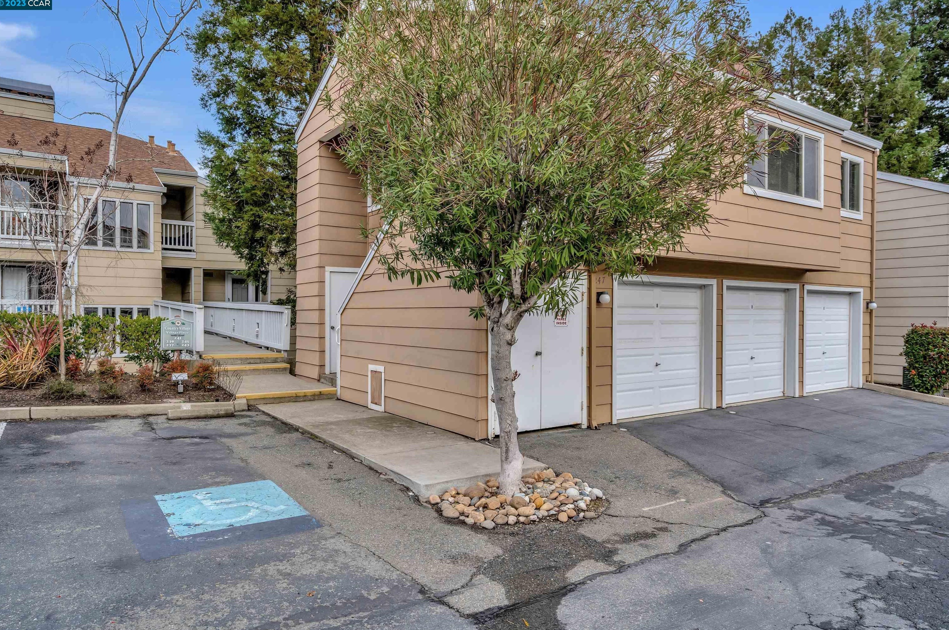 237 Village Pl, Pacheco, CA 94453