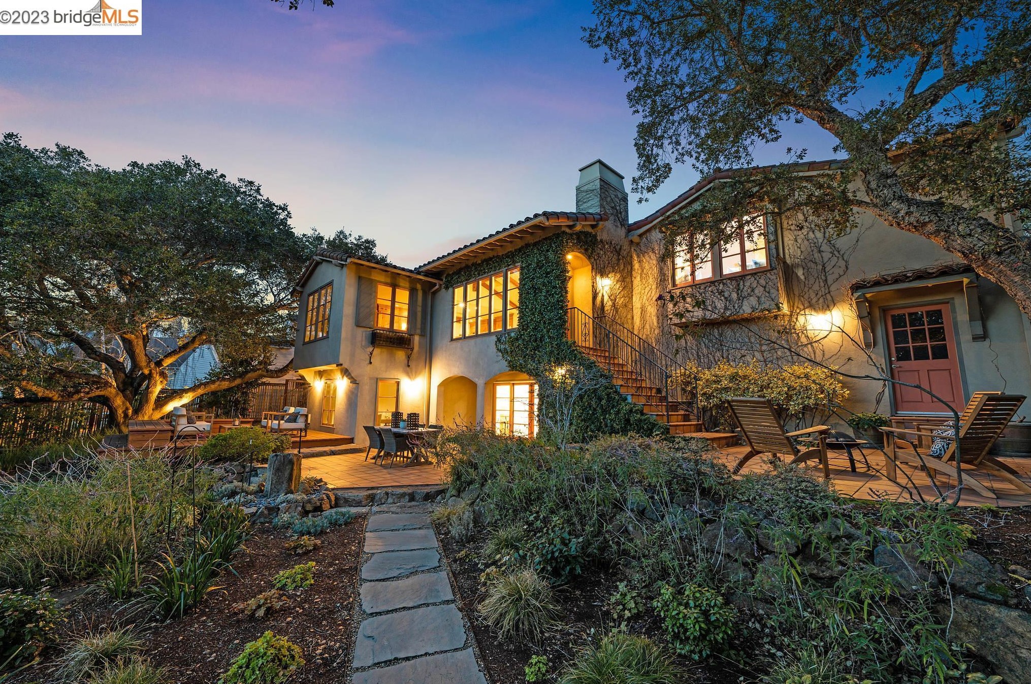 25 Templar Pl, Oakland, CA 94618-2649