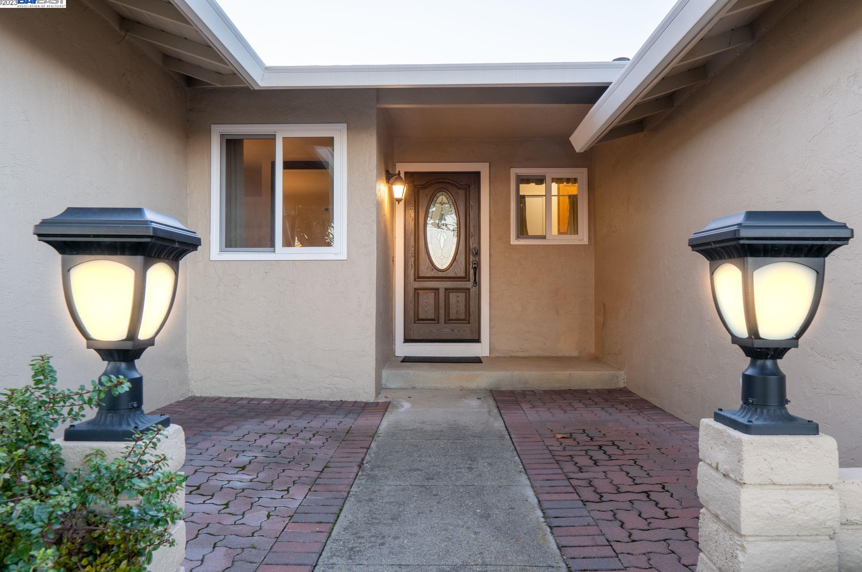 2474 Medallion Dr, Union City, CA 94587-1934