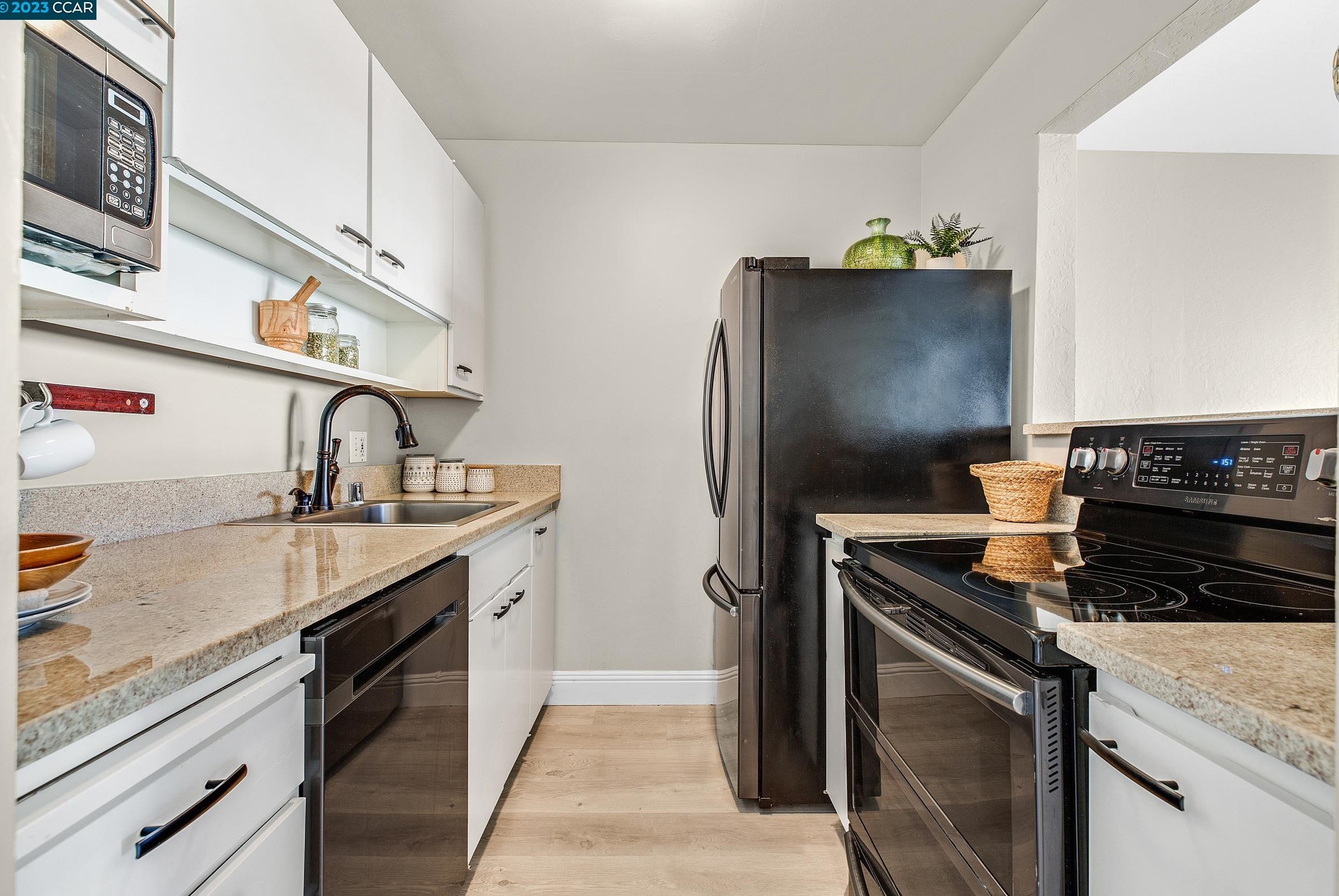 430 N Civic Dr #405, Walnut Creek, CA 94596