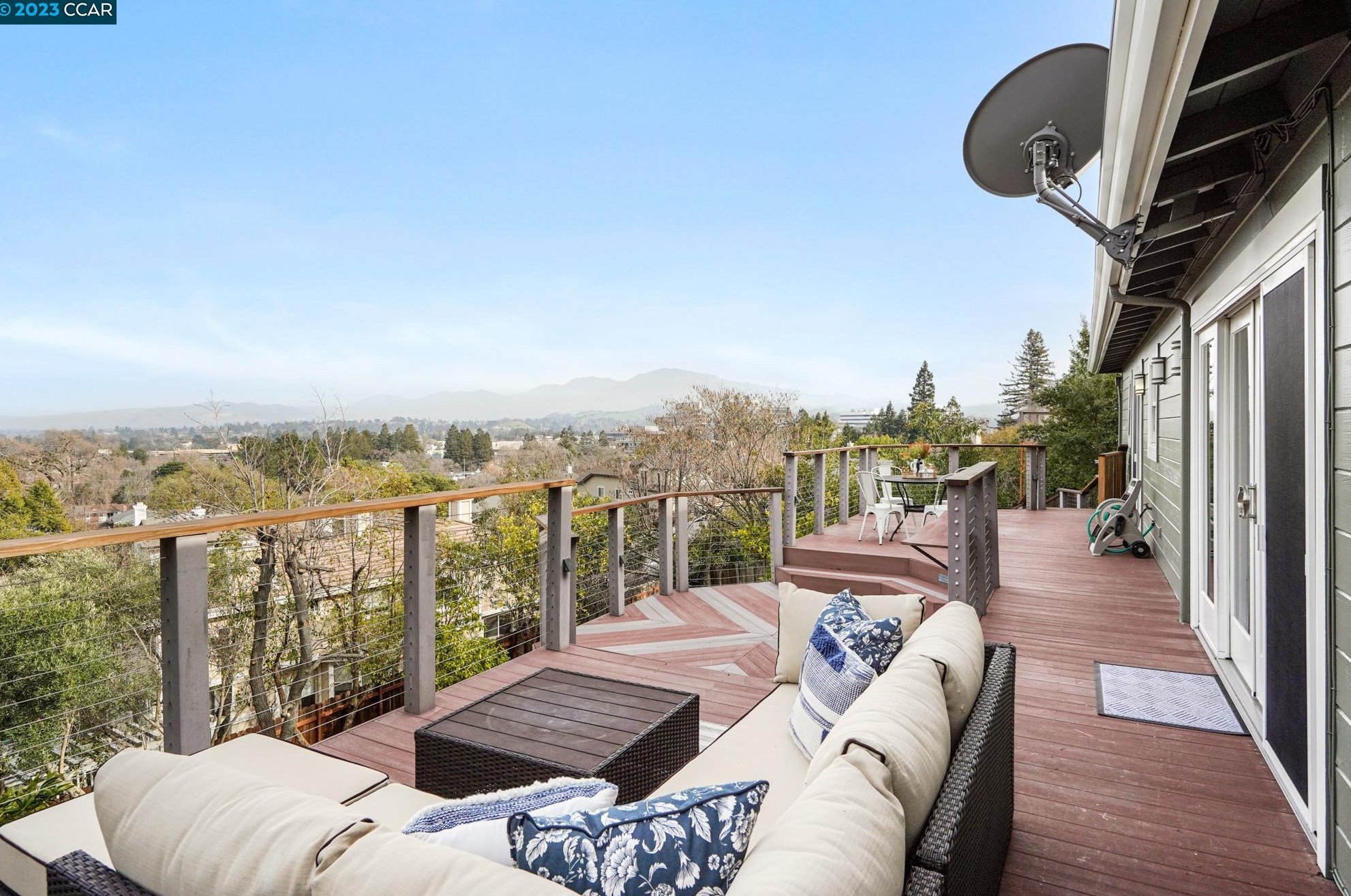2410 Overlook Dr, Walnut Creek CA  94597-3009 exterior
