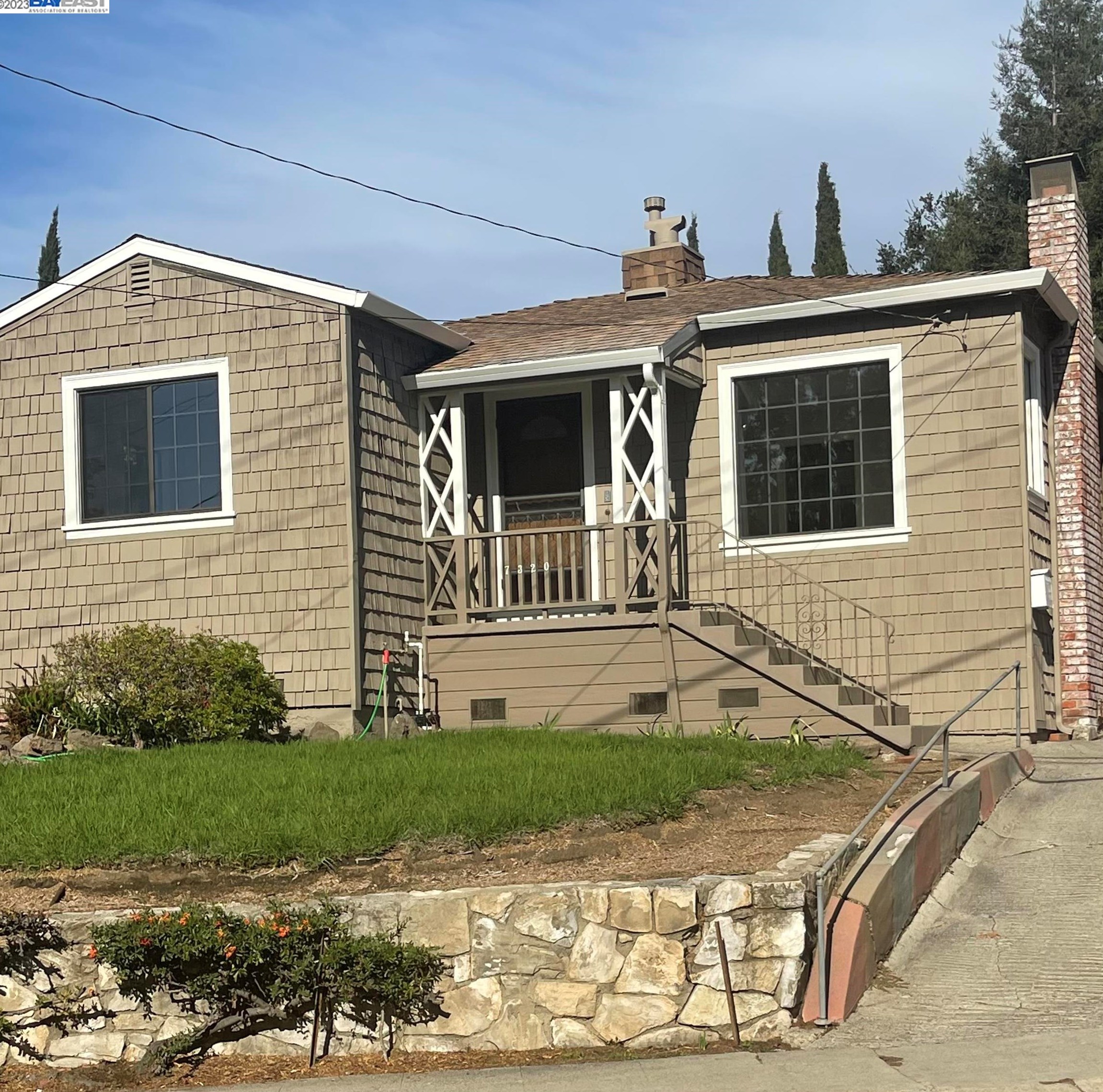 7320 Greenly Dr, Oakland, CA 94605