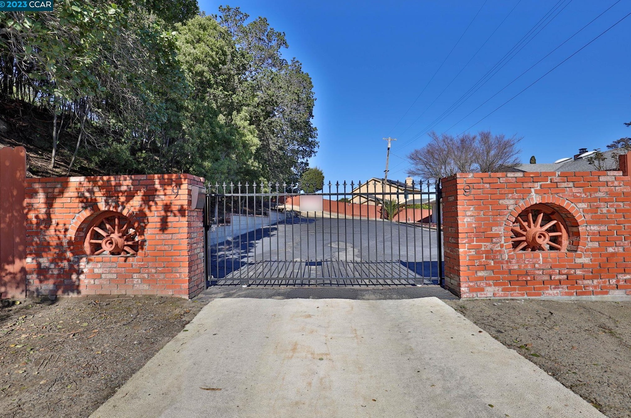 9 Donegal Ct, Pinole, CA 94564
