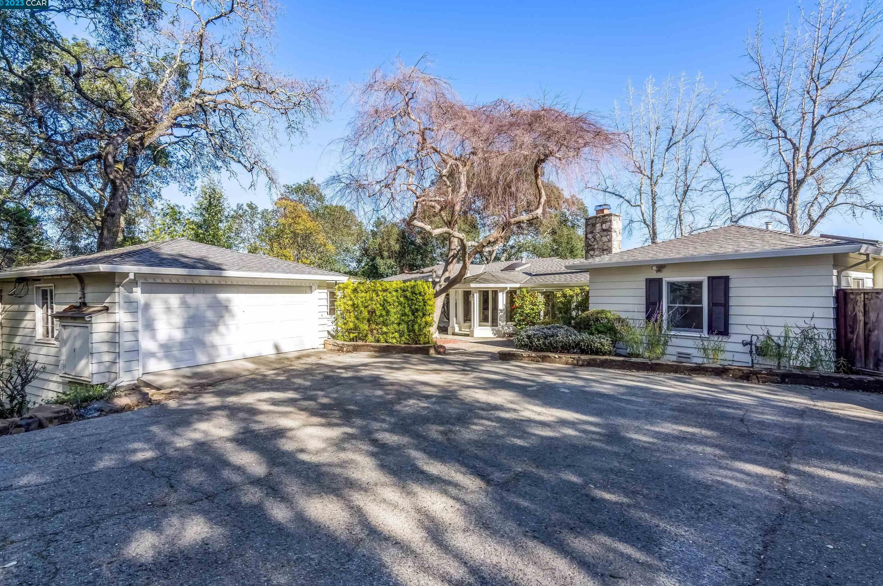 411 Tahos Rd, Orinda, CA 94563