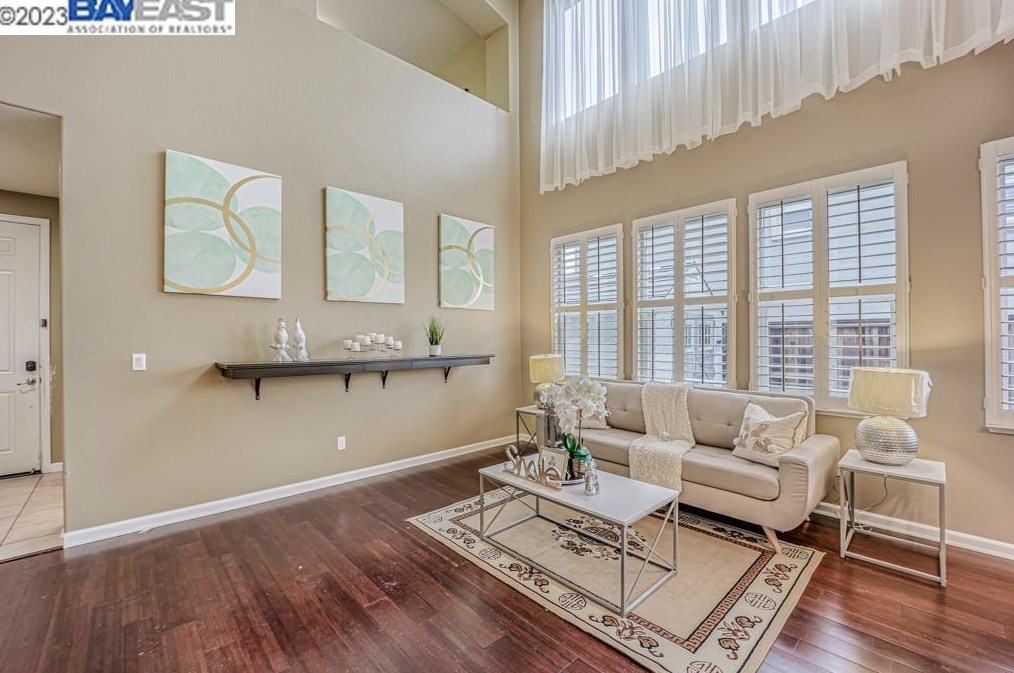 233 Tanglewood Dr, Richmond CA  94806-5815 exterior