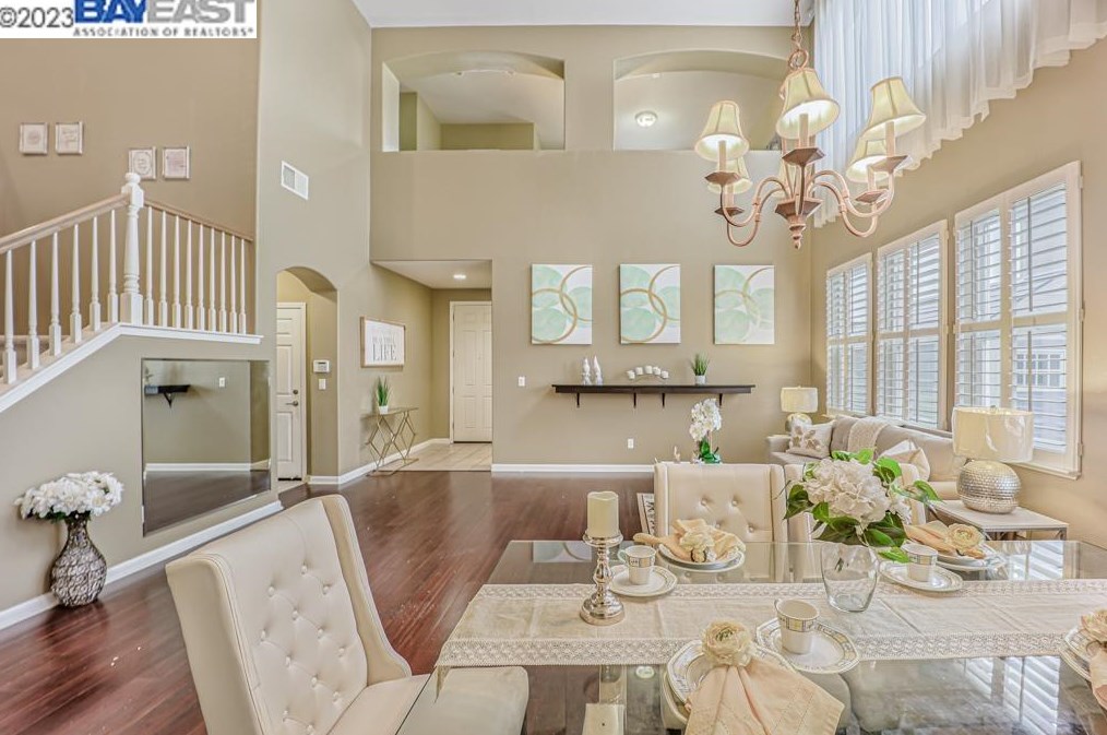 233 Tanglewood Dr, Richmond CA  94806-5815 exterior