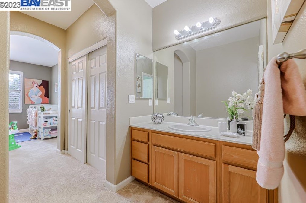 233 Tanglewood Dr, Richmond CA  94806-5815 exterior