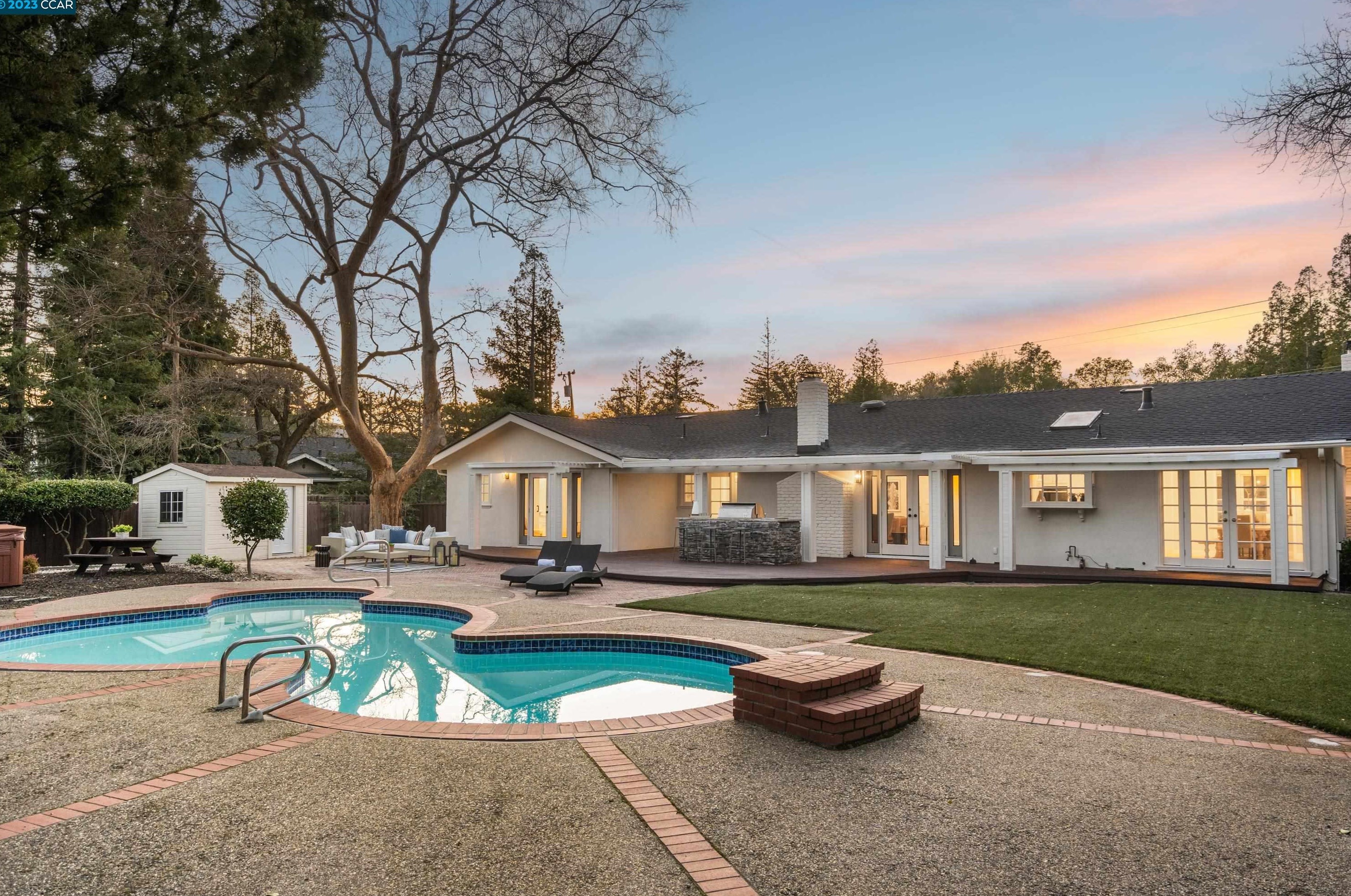 2640 Miranda Ave, Alamo, CA 94507-1424