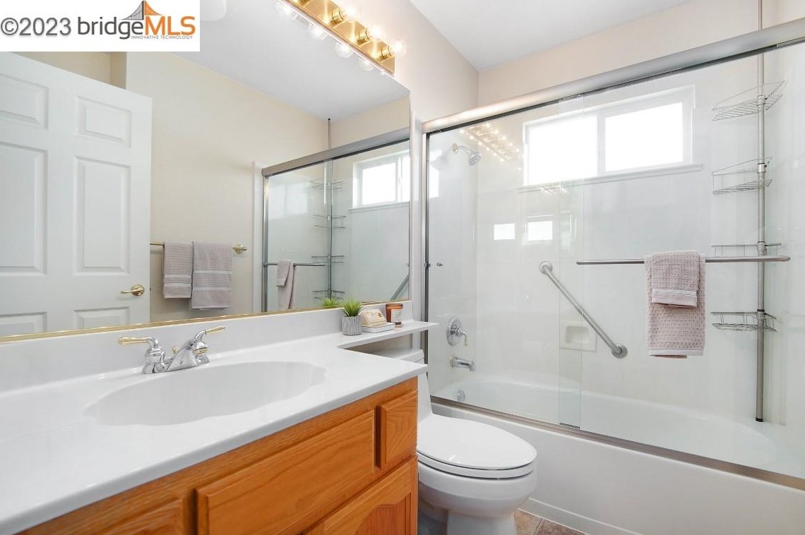 690 Central Park Pl, Los Angeles CA  94513-6033 exterior