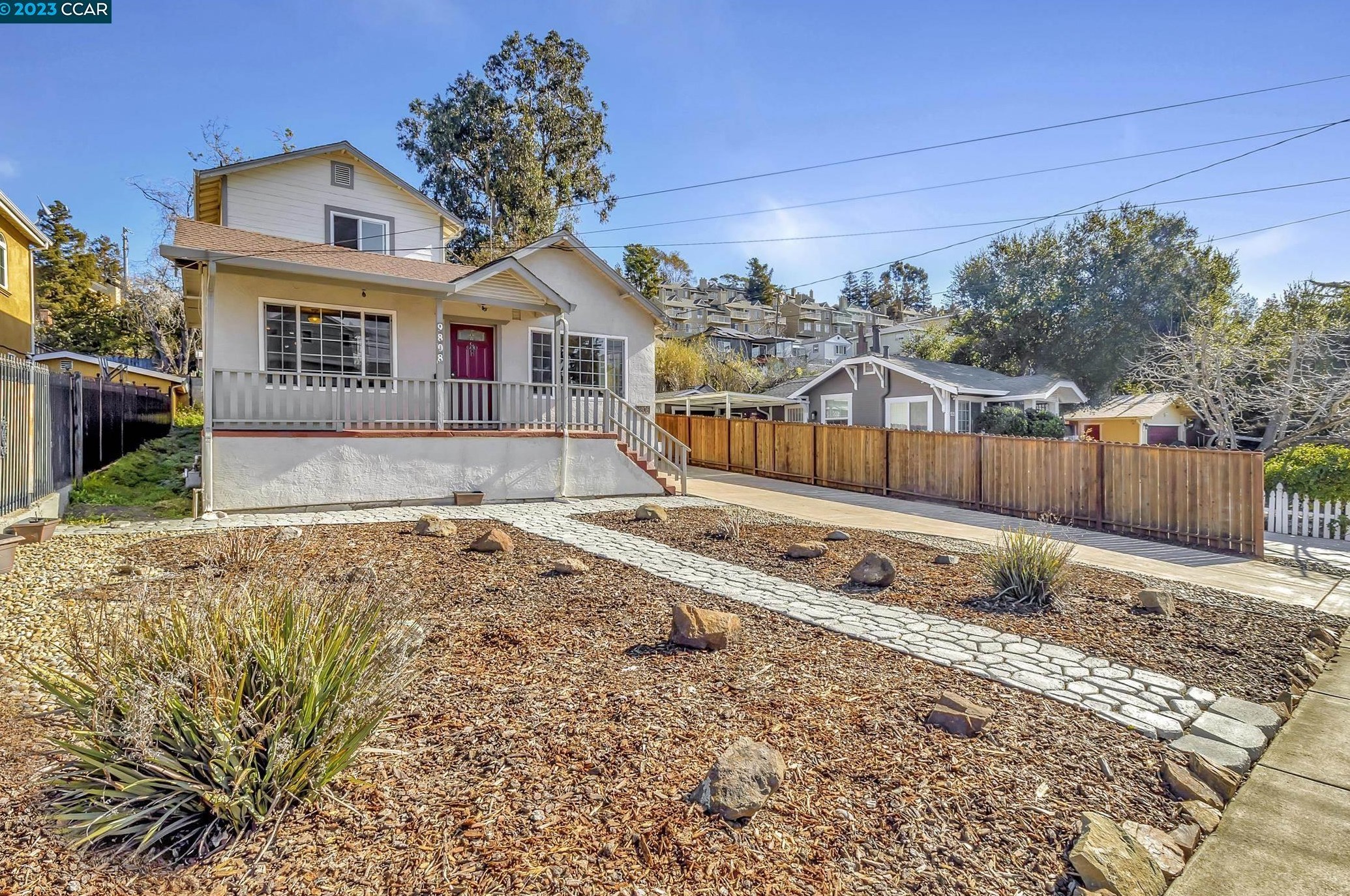 9808 Lawlor St, Oakland, CA 94605-4862