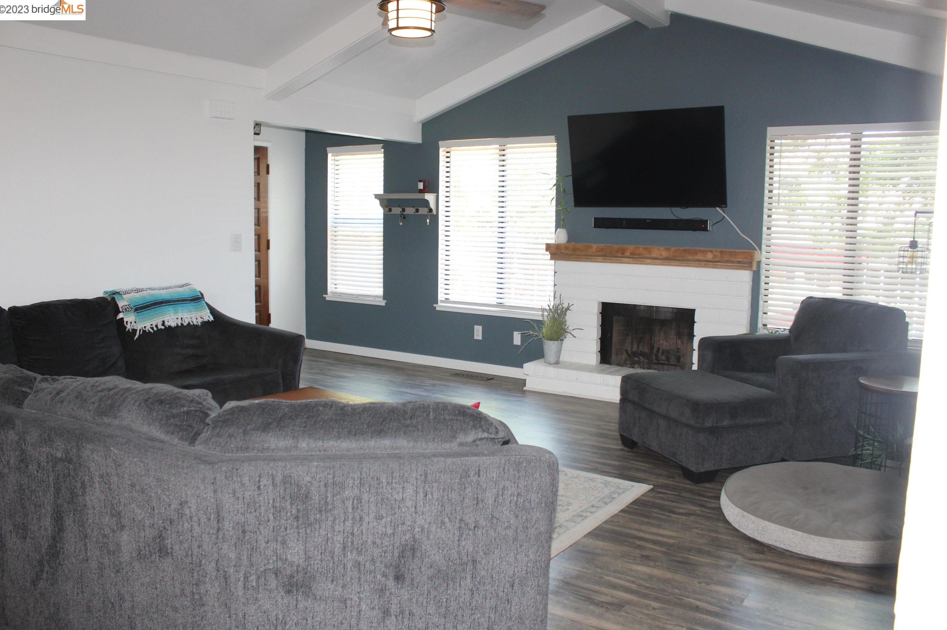 1246 Almondwood Dr, Antioch CA  94509-5169 exterior