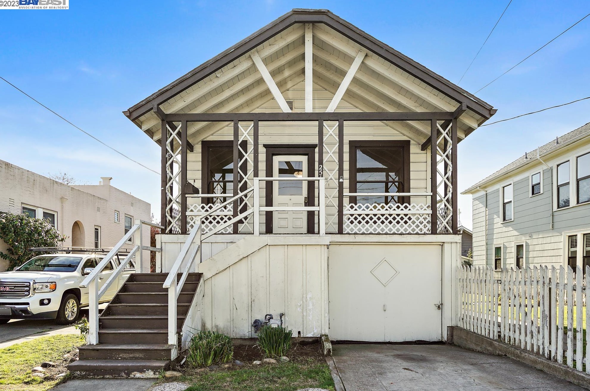 2516 Calhoun St, Alameda, CA 94501-5309