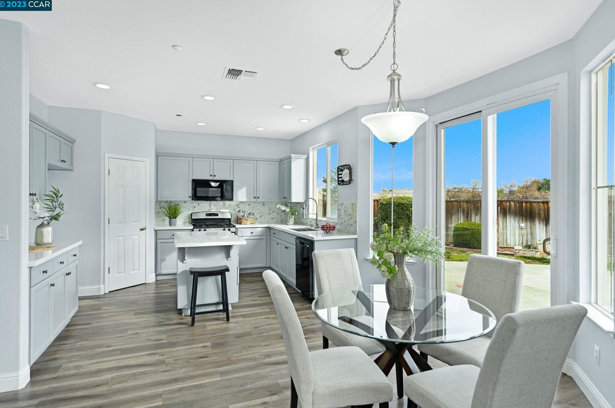 981 Chamomile Ln, Los Angeles CA  94513-6166 exterior