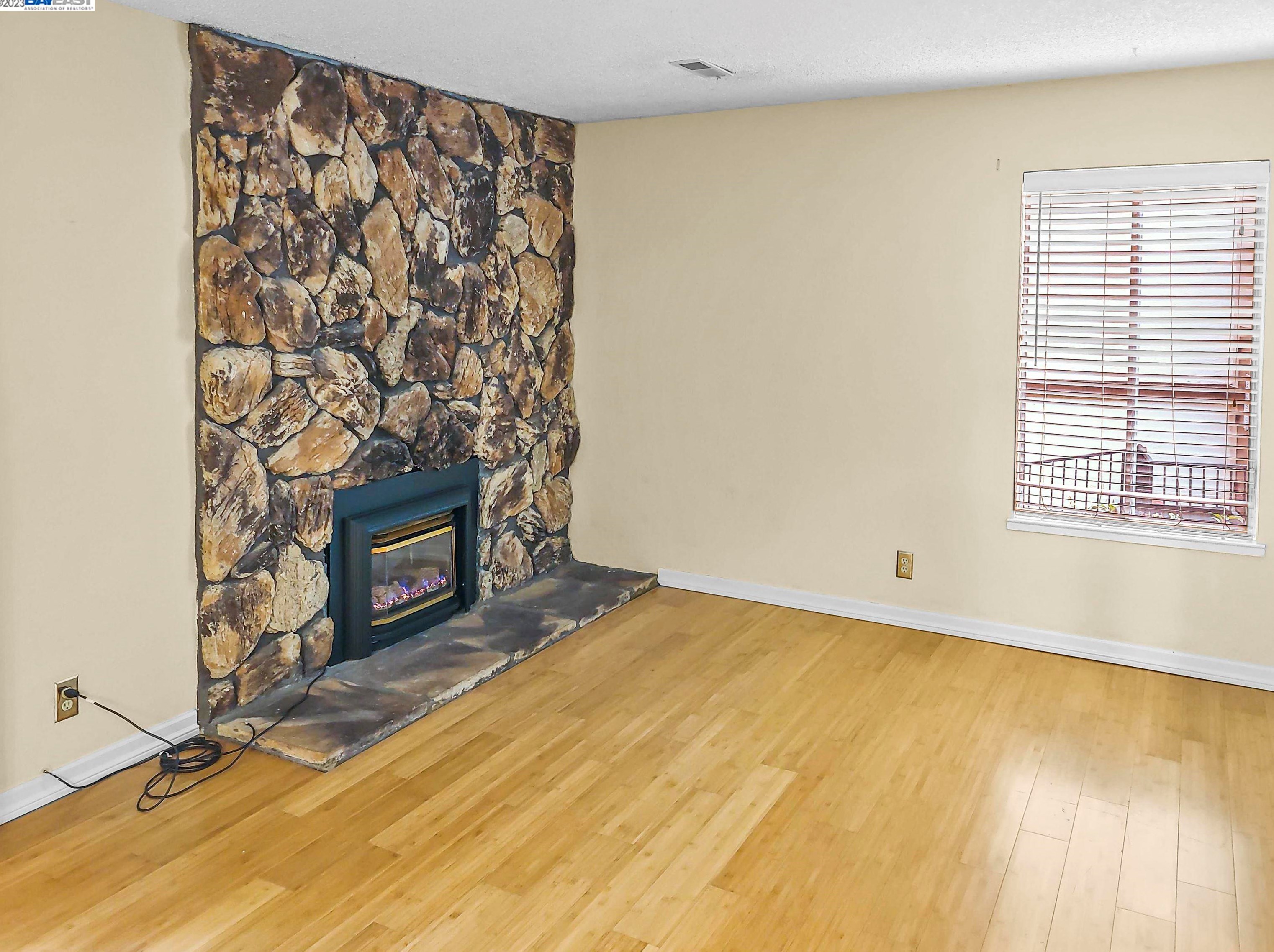 1747 Panda Way, Hayward CA  94541-4330 exterior