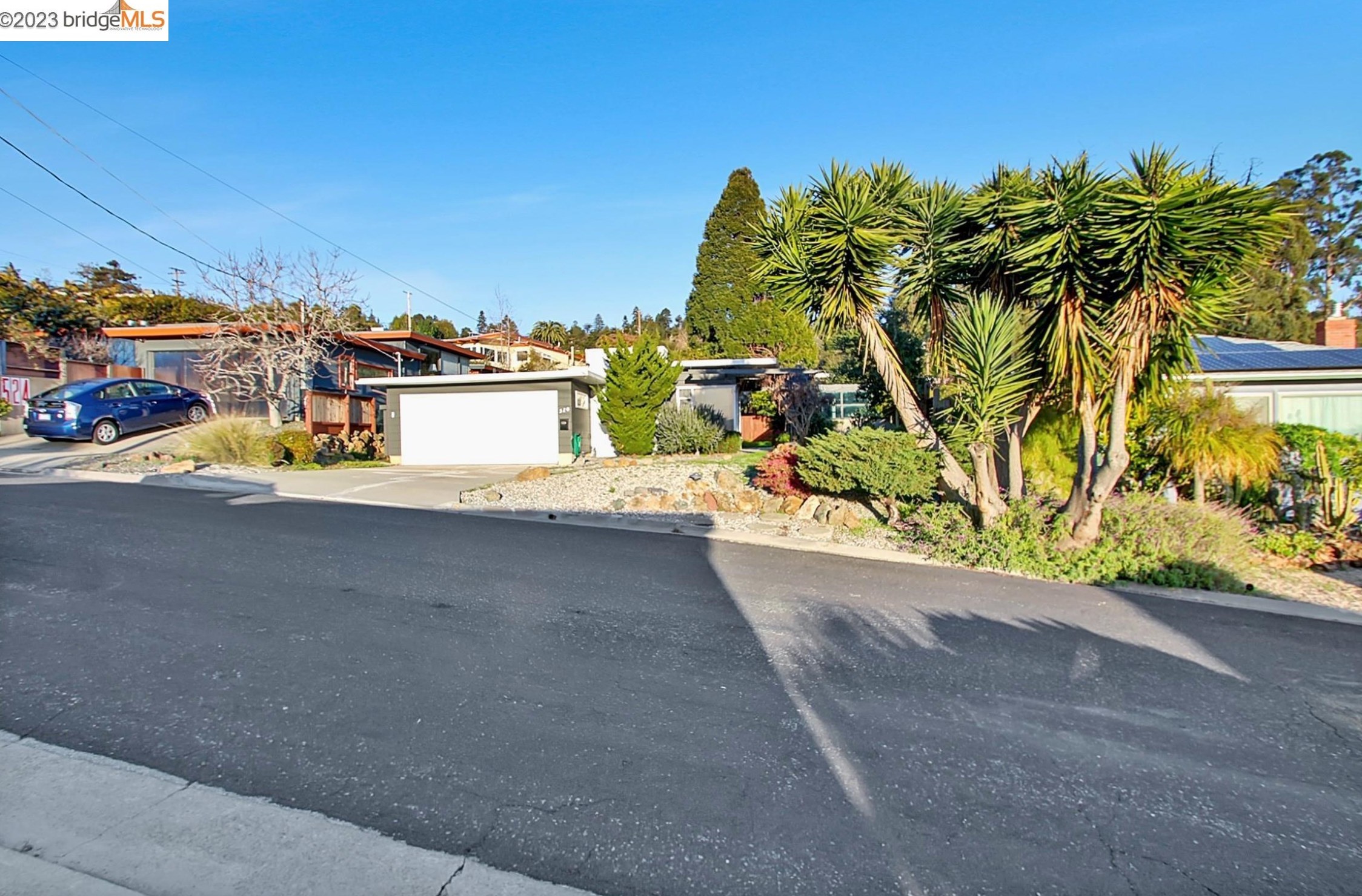 520 Village Dr, Richmond, CA 94530-3358