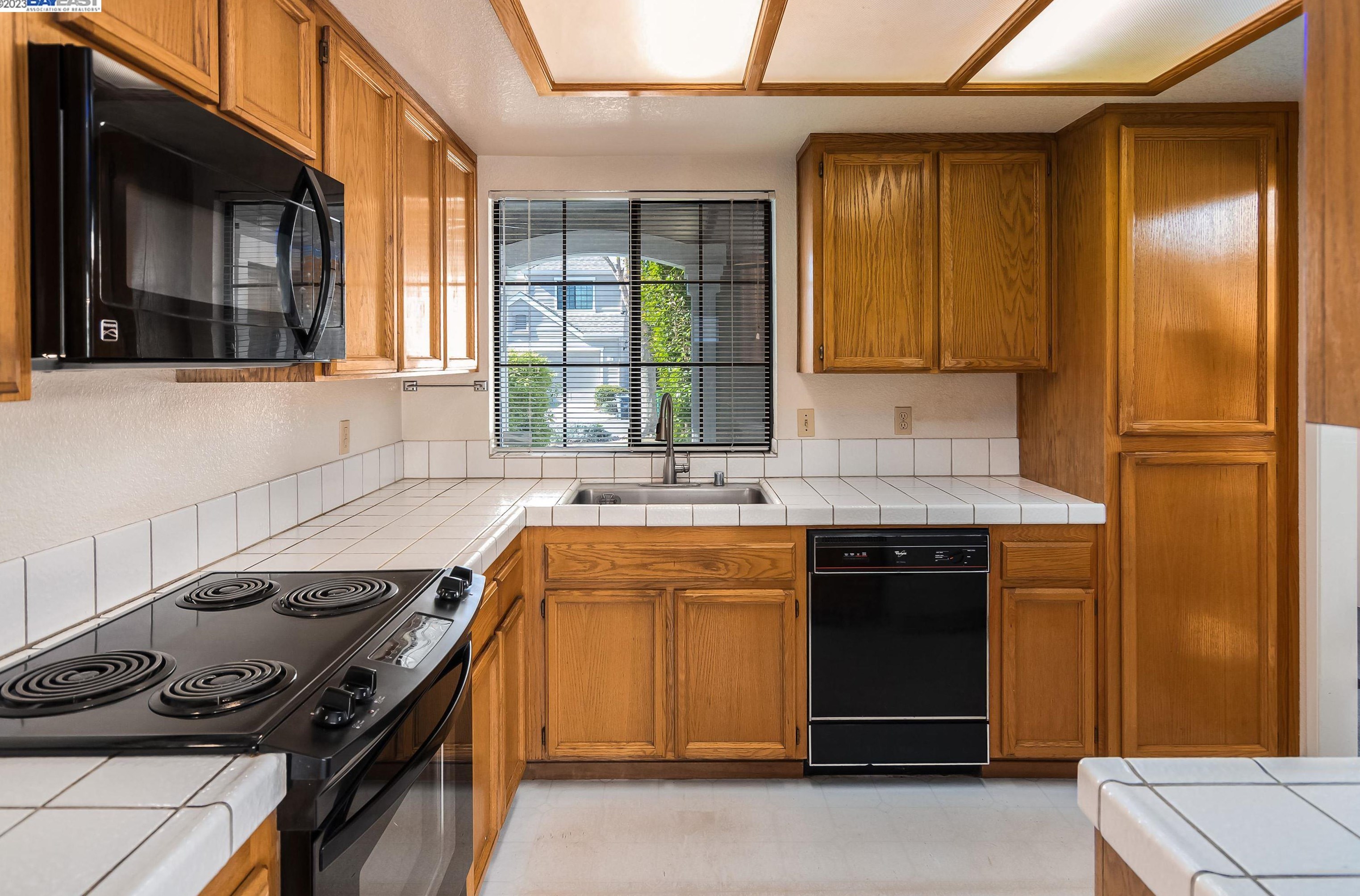 18 Brehaut Ct, Alameda CA  94502-7935 exterior