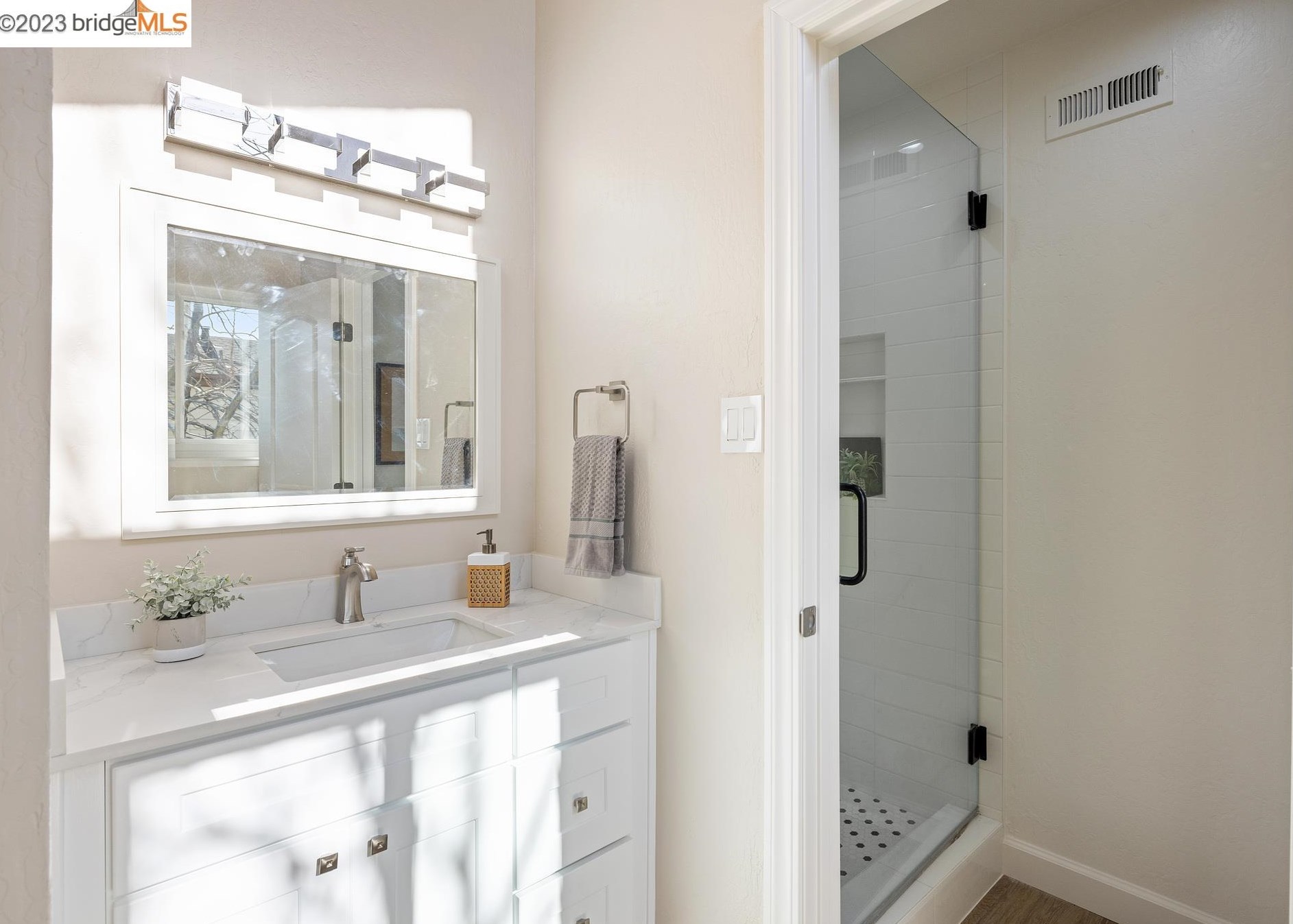 1174 Richmond St, Richmond CA  94530-2656 exterior