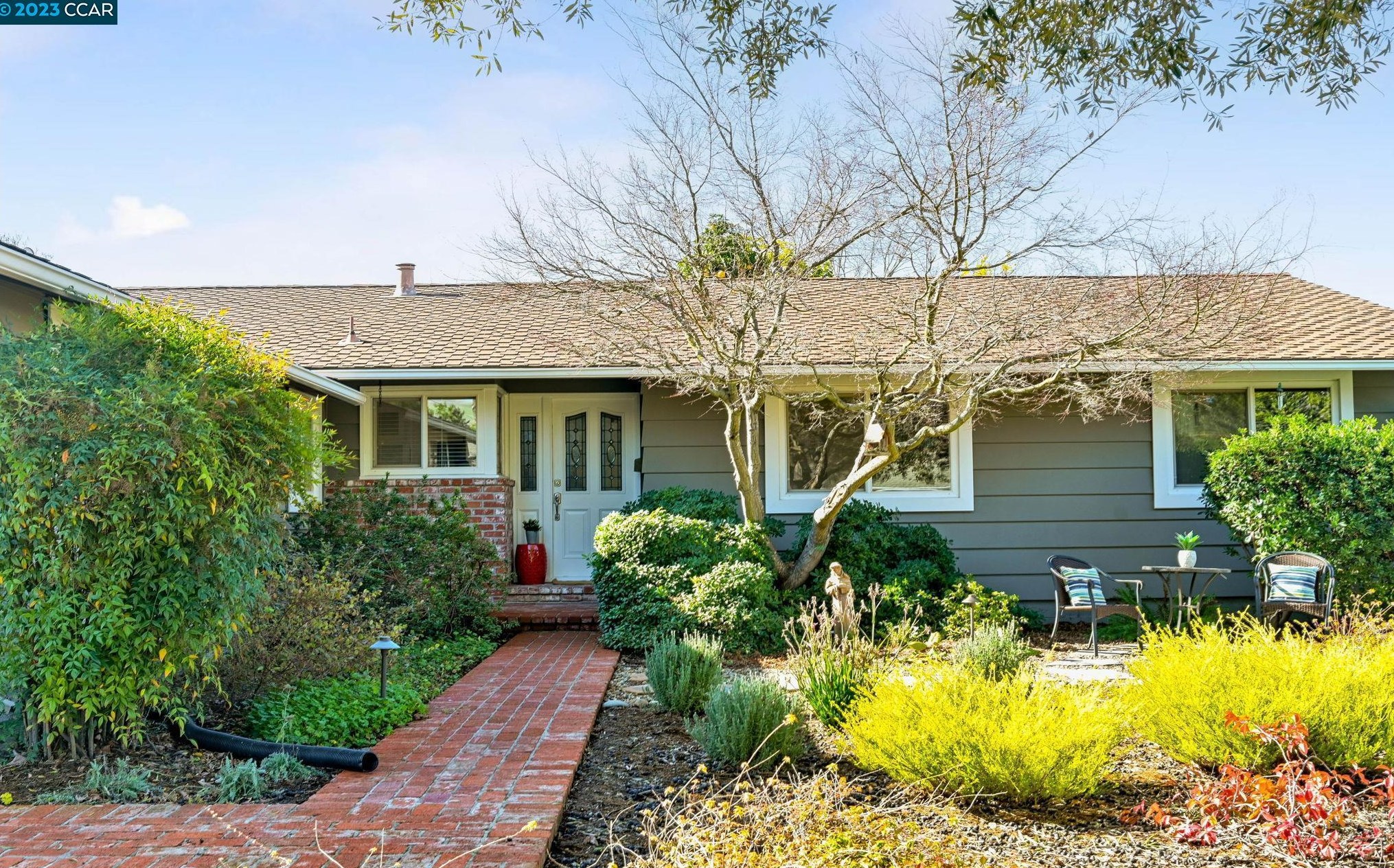 411 Peppertree Rd, Walnut Creek, CA 94598-2700