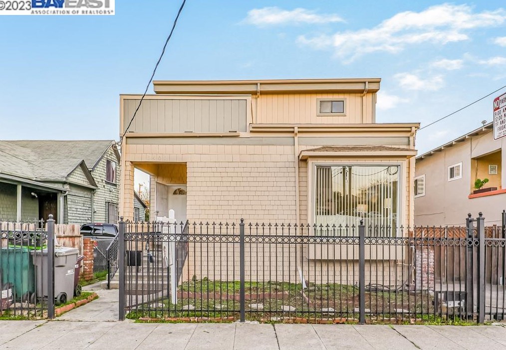 2402 26th Ave, Oakland, CA 94601-1904