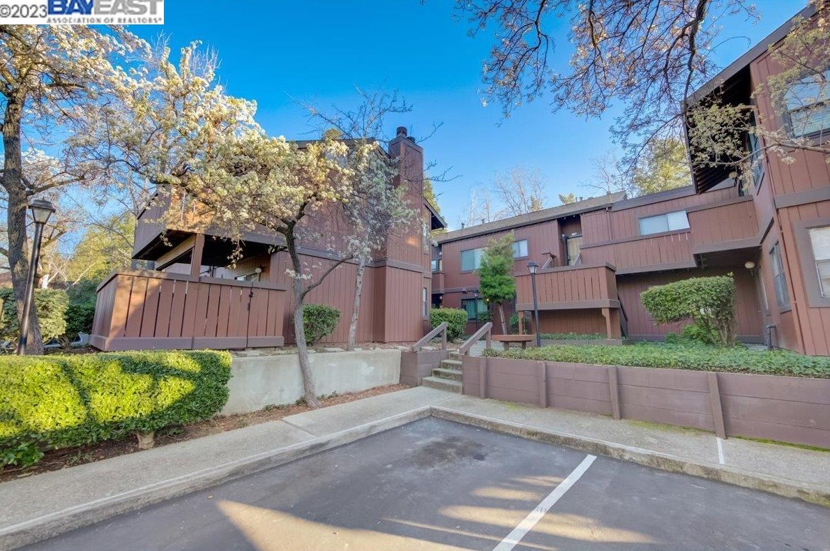 884 Camelback Pl, Concord, CA 94523
