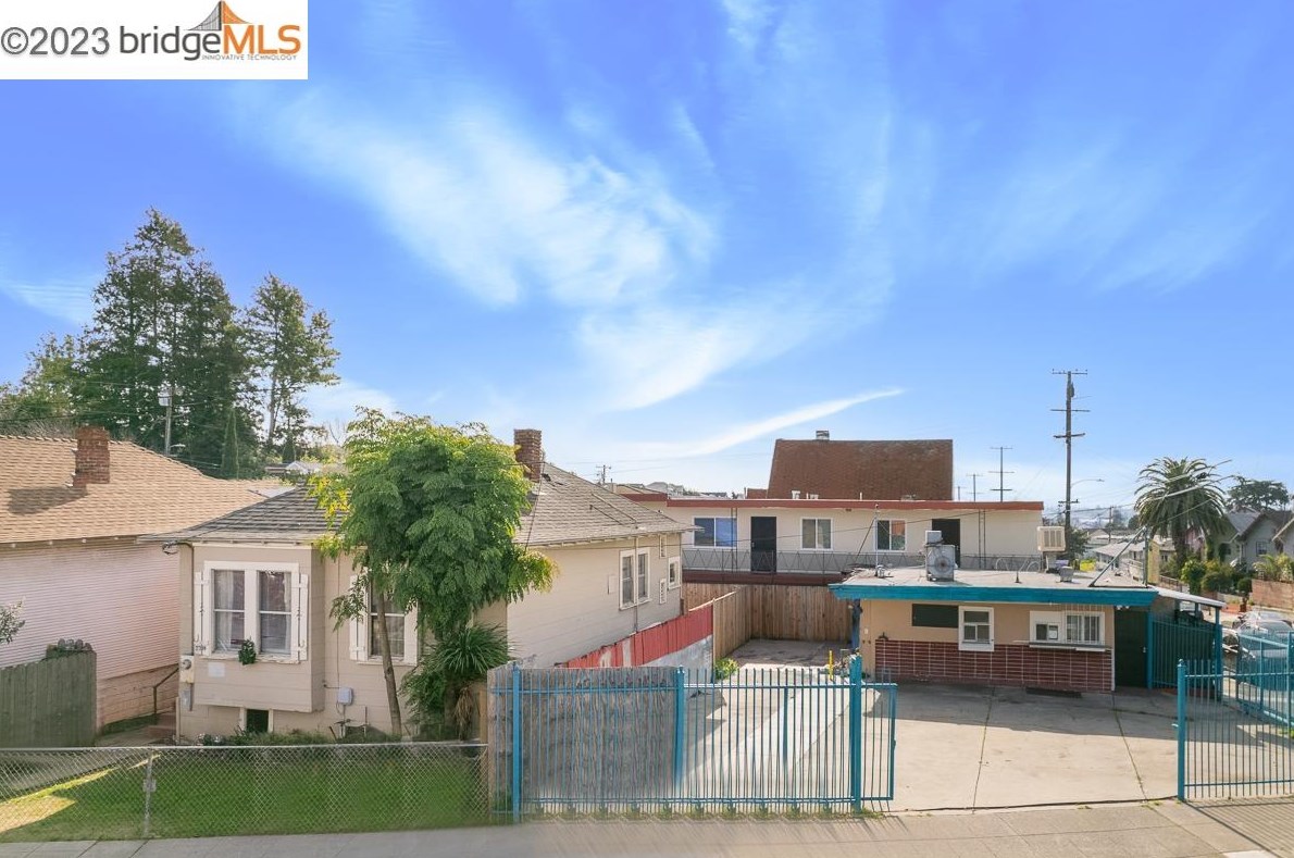 2309 27th St, Oakland, CA 94601-1301