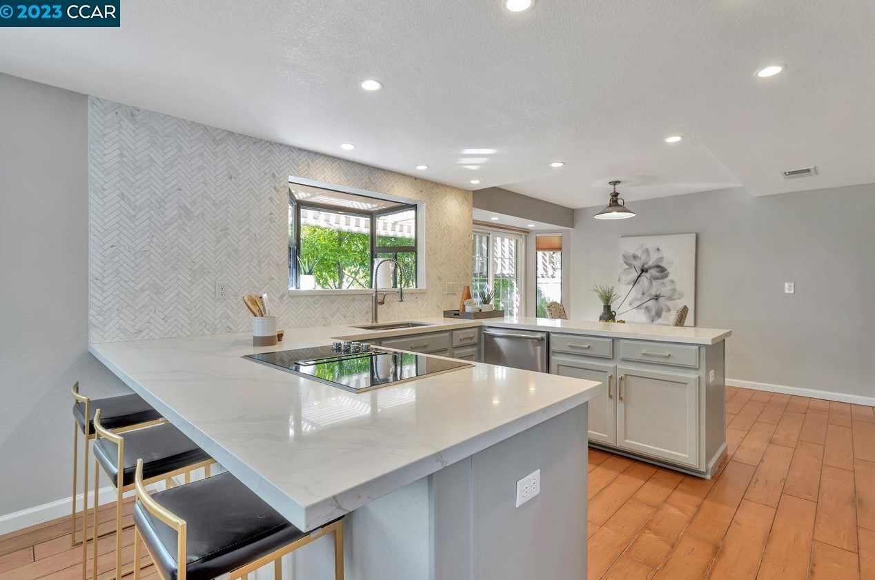 503 Adirondack Way, Walnut Creek CA  94598-2124 exterior