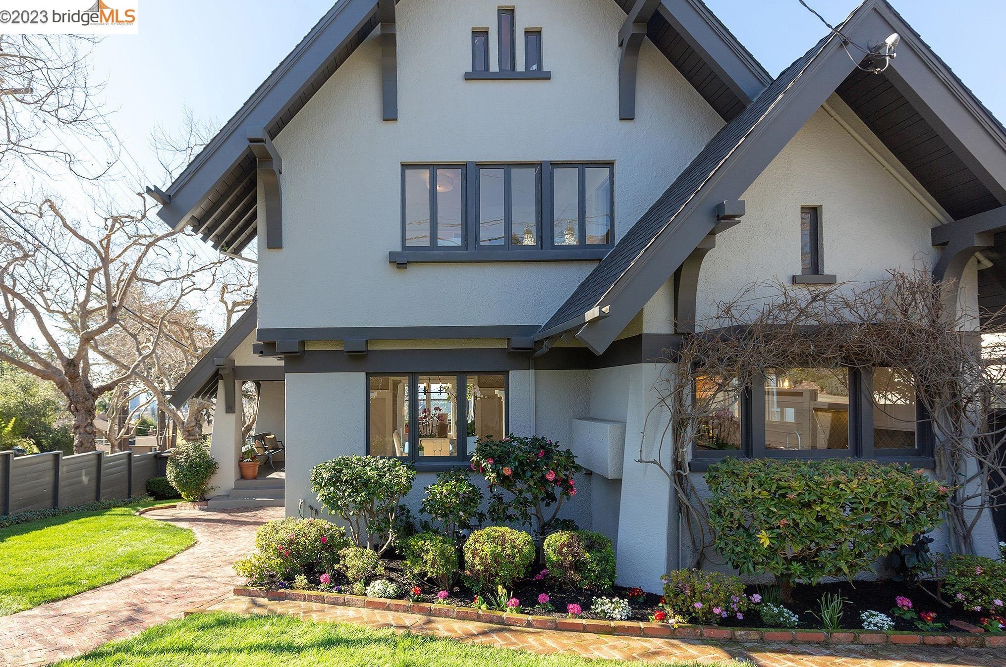 245 Hillside Ave, Oakland, CA 94611