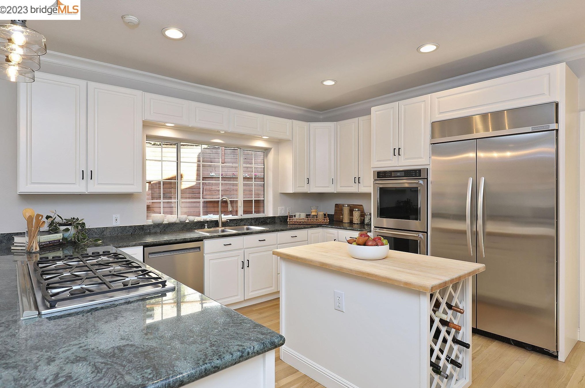 6157 Ruthland Rd, Oakland CA  94611-1835 exterior