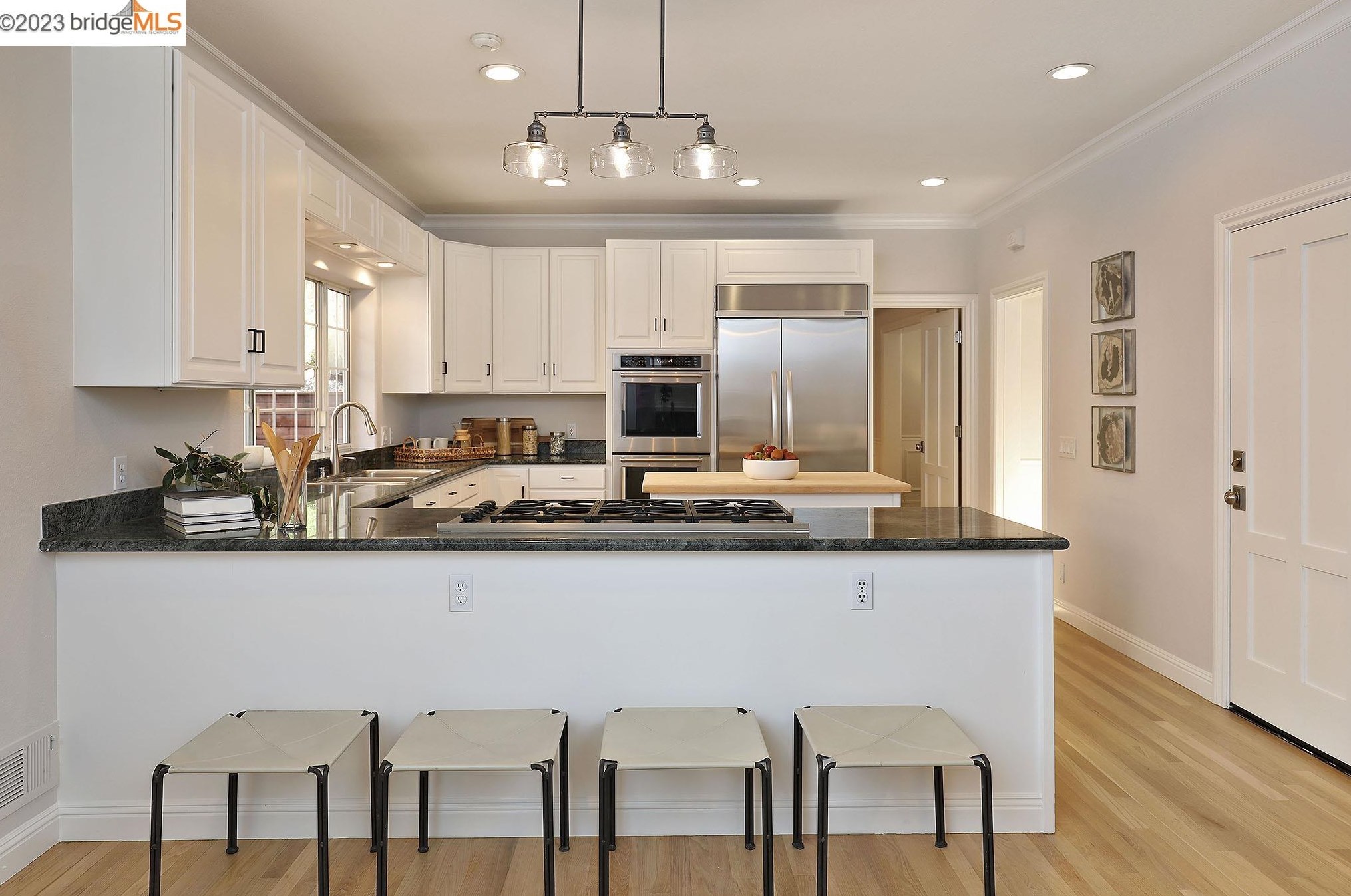 6157 Ruthland Rd, Oakland CA  94611-1835 exterior