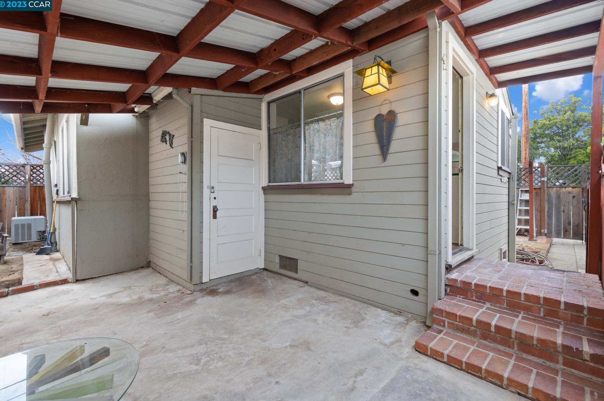 415 E St, Antioch CA  94509-1216 exterior