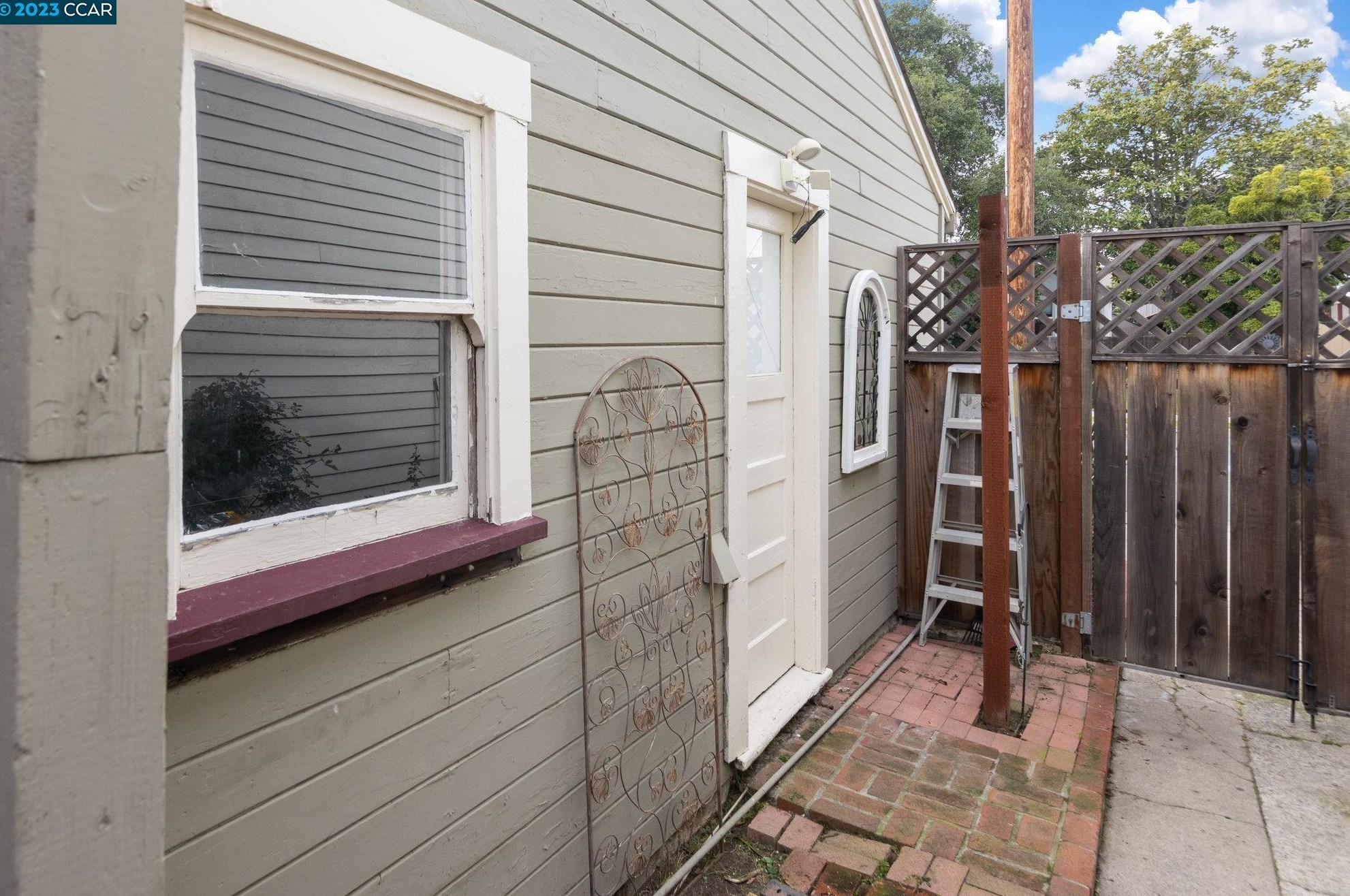 415 E St, Antioch CA  94509-1216 exterior