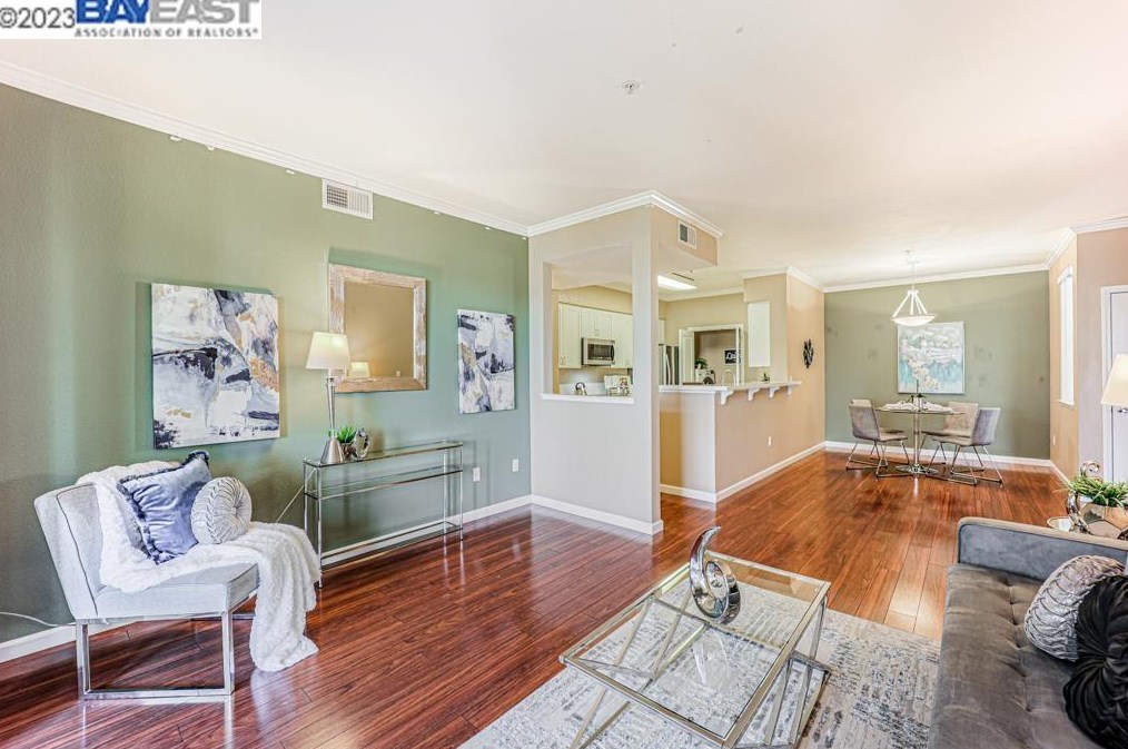 1982 W Bayshore Rd #110, Palo Alto, CA 94303