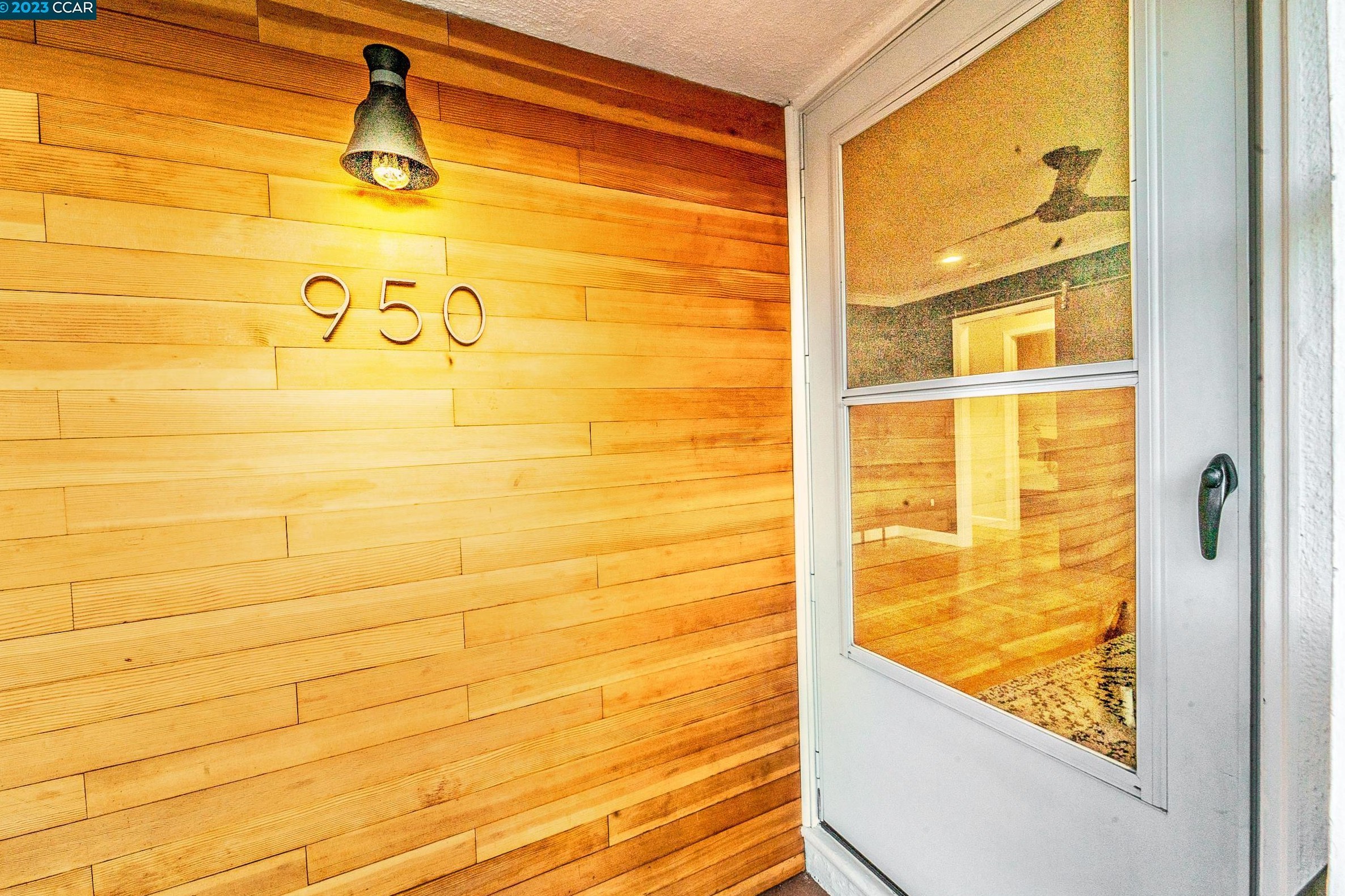 950 Kern St, Richmond, CA 94805-1121