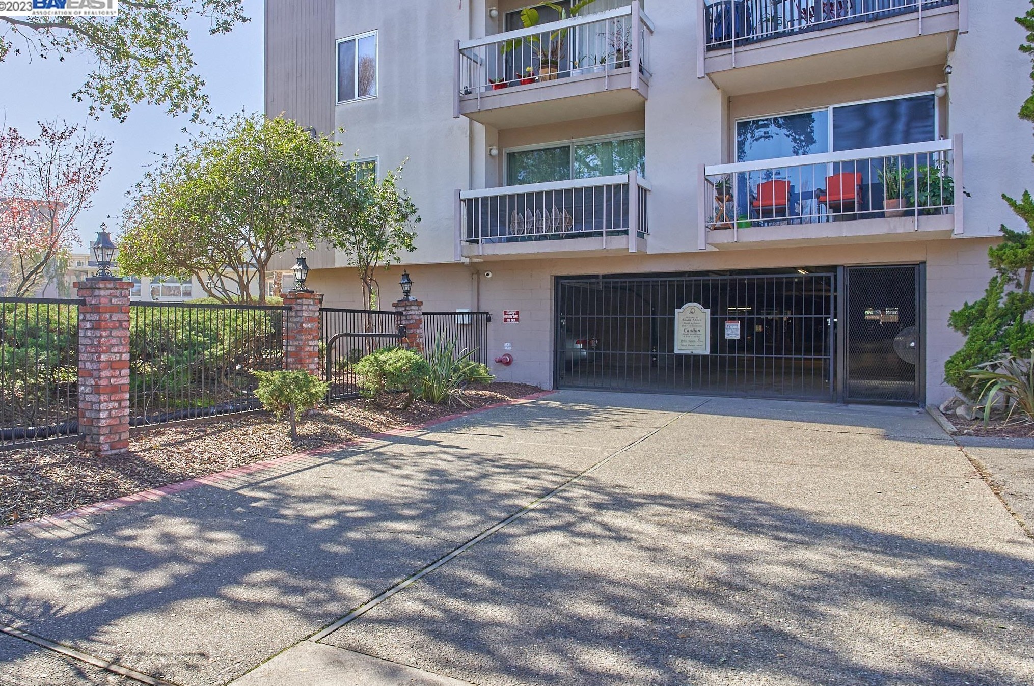 950 Shorepoint Ct, Alameda CA  94501-5873 exterior