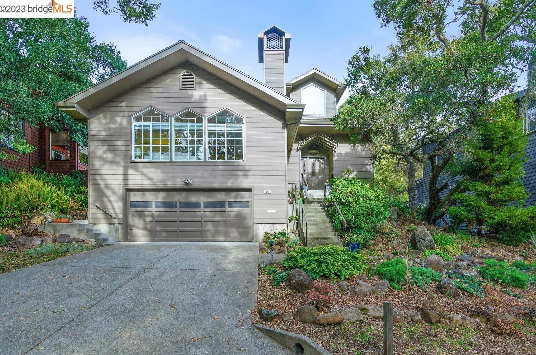 69 Roble Rd, Oakland, CA 94618-1940