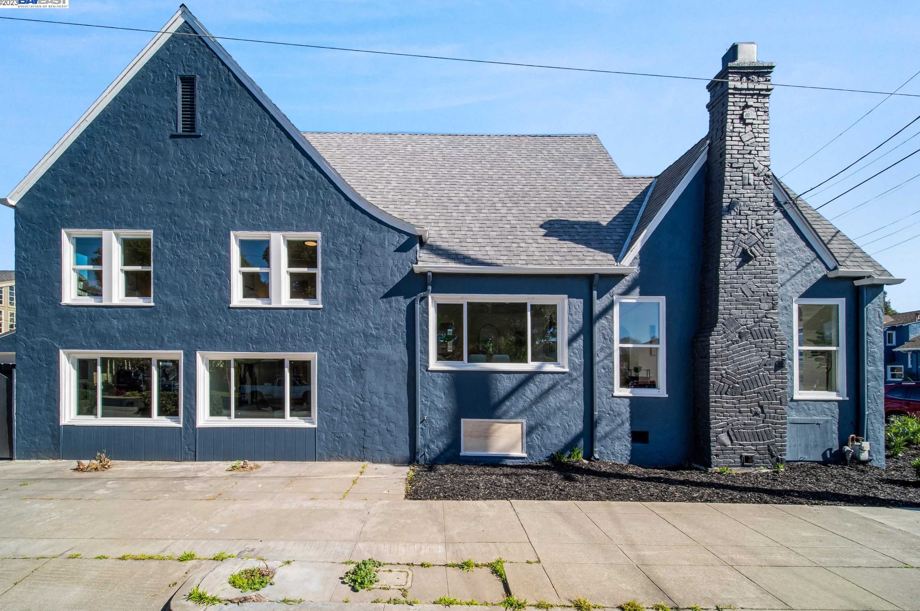 702 Bridge Rd, San Leandro, CA 94577