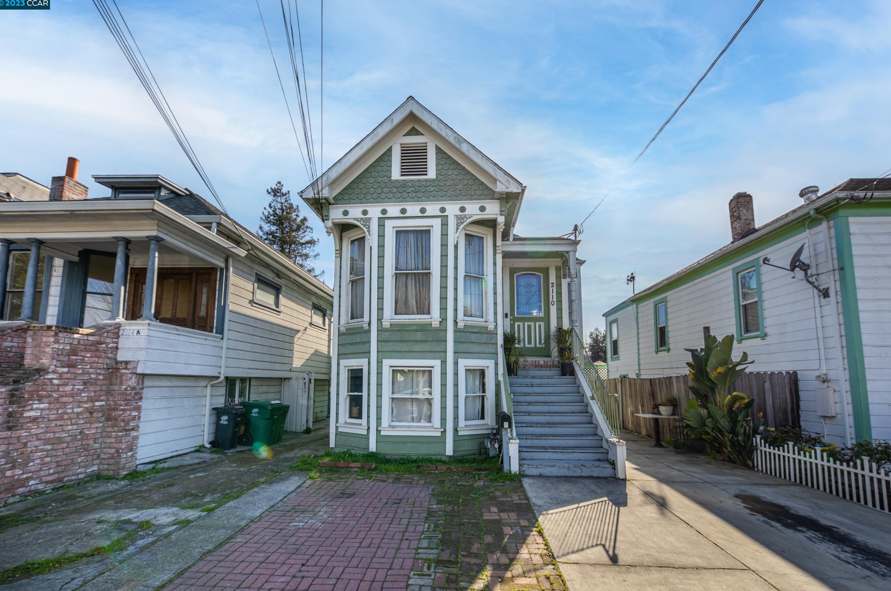 2110 Buena Vis Ave, Alameda CA 94501-2156 exterior
