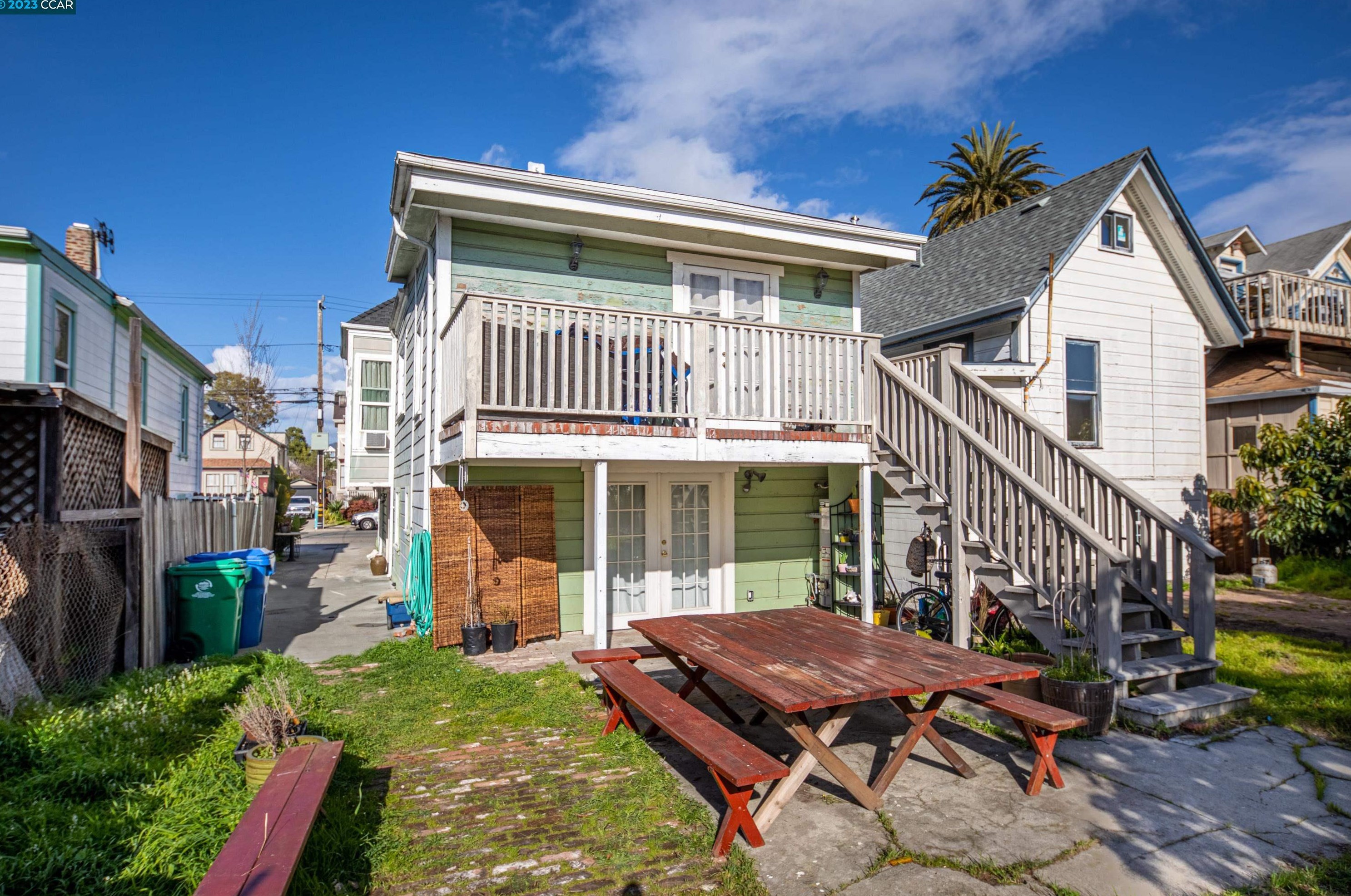 2110 Buena Vis Ave, Alameda CA 94501-2156 exterior