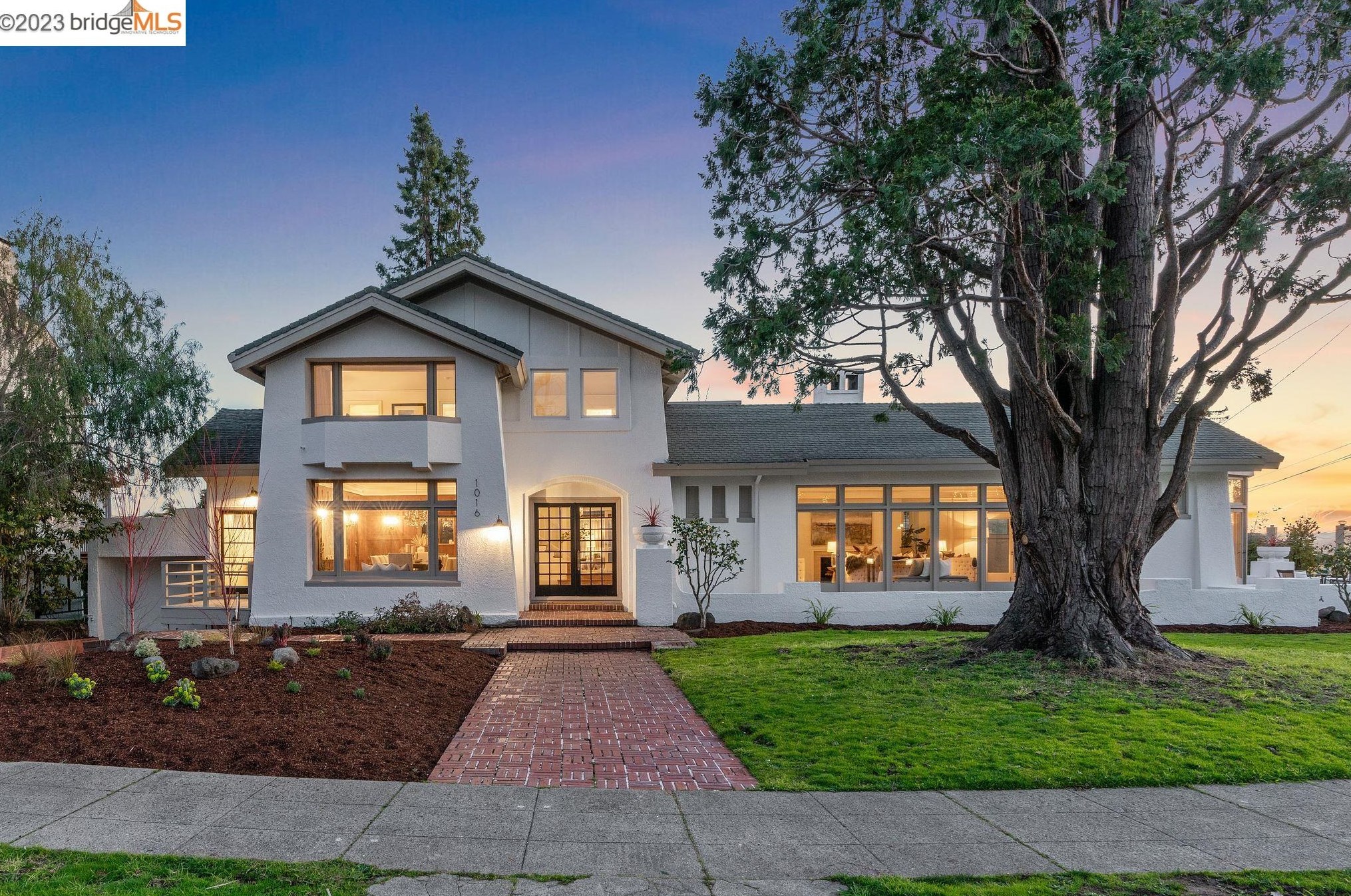 1016 Ashmount Ave, Oakland, CA 94610