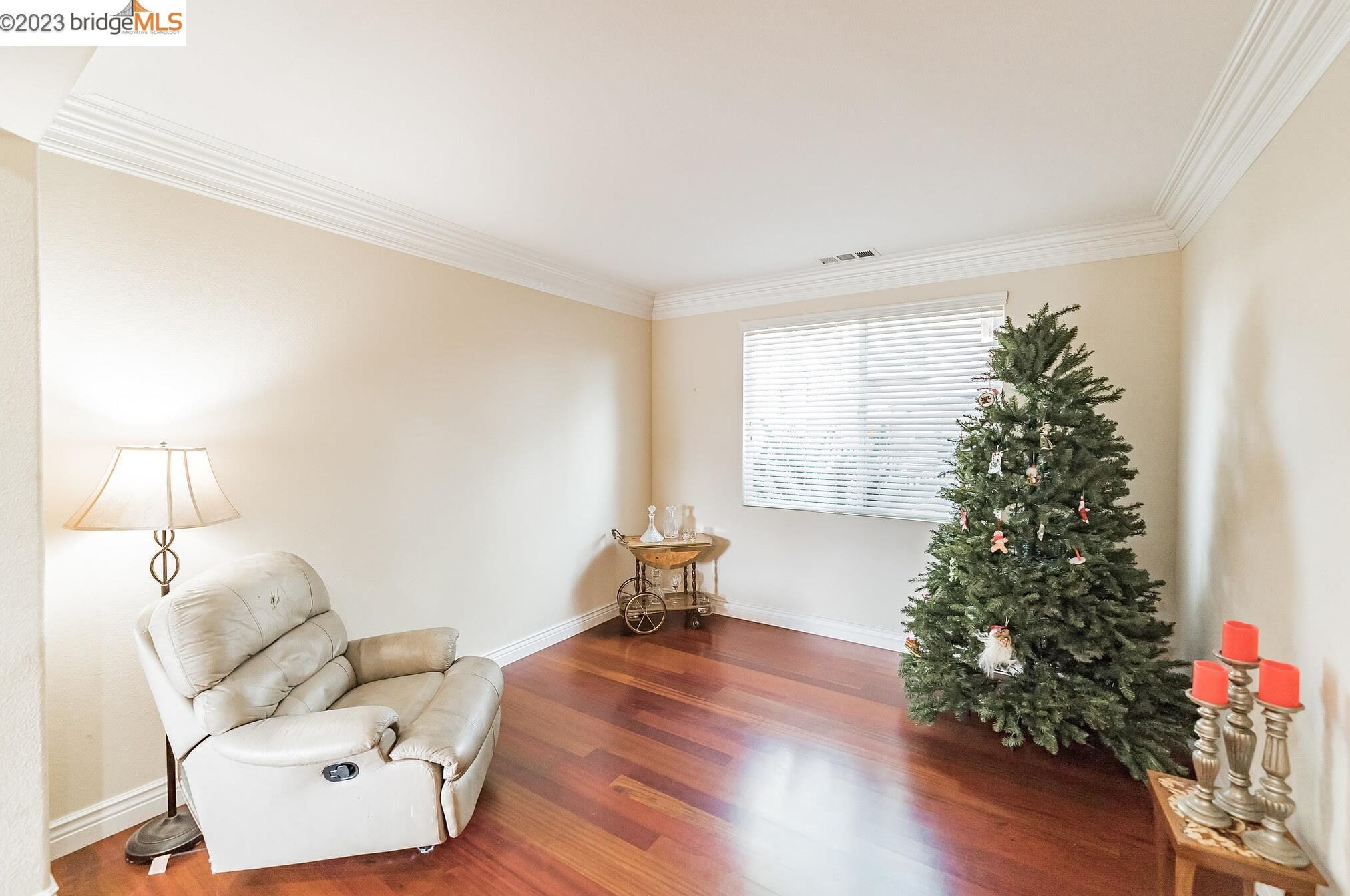 476 Milford St, Los Angeles CA  94513-5544 exterior