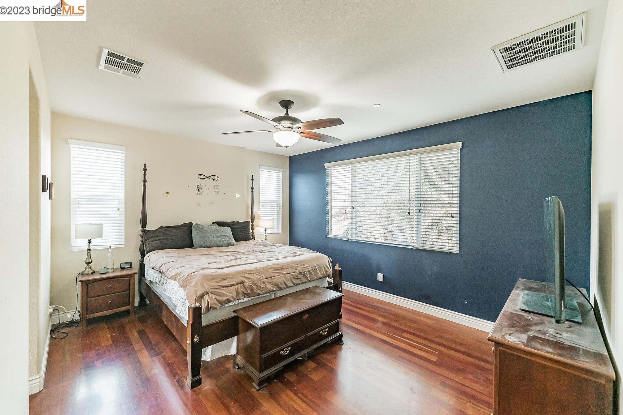 476 Milford St, Los Angeles CA  94513-5544 exterior