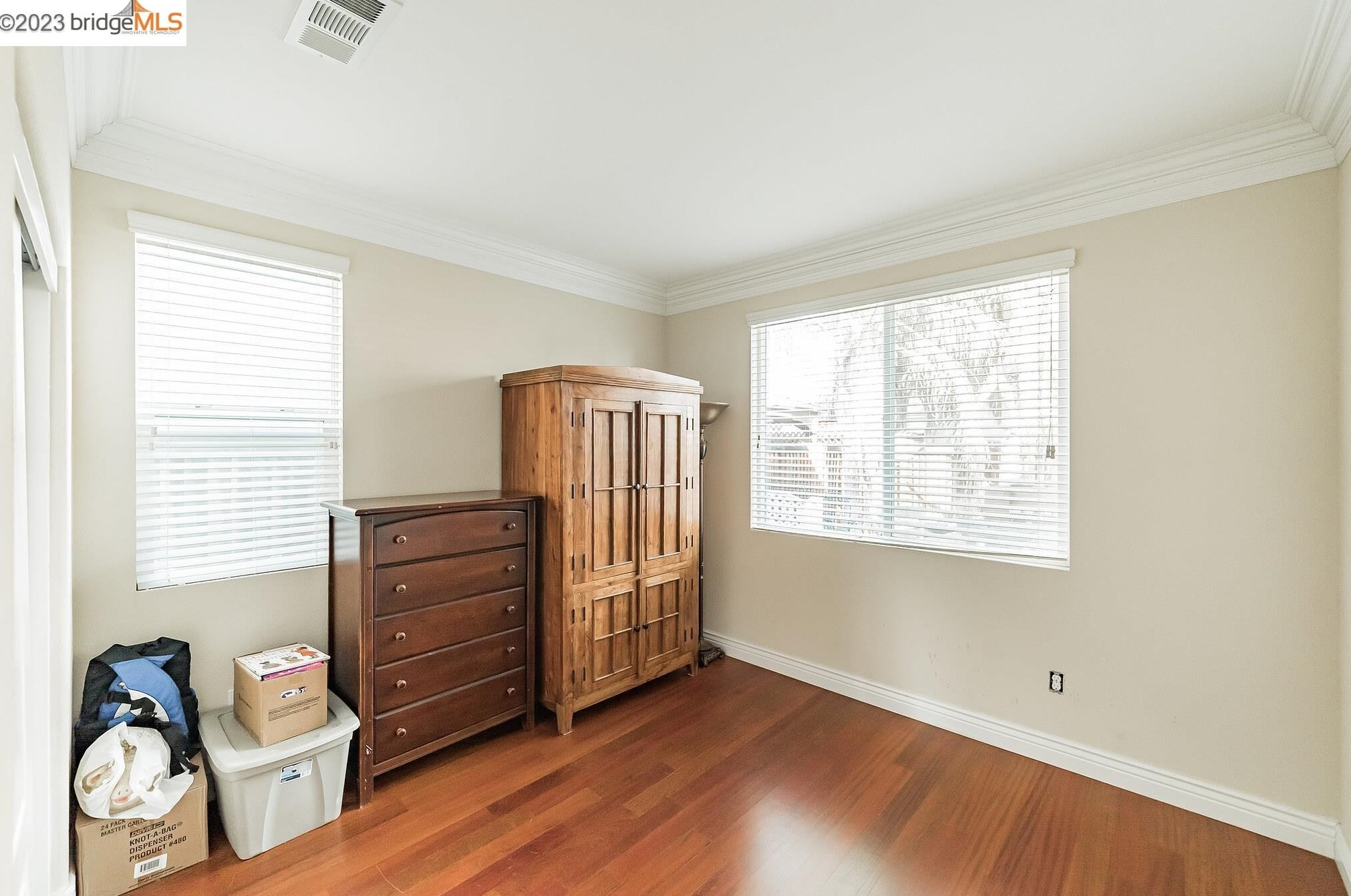 476 Milford St, Los Angeles CA  94513-5544 exterior