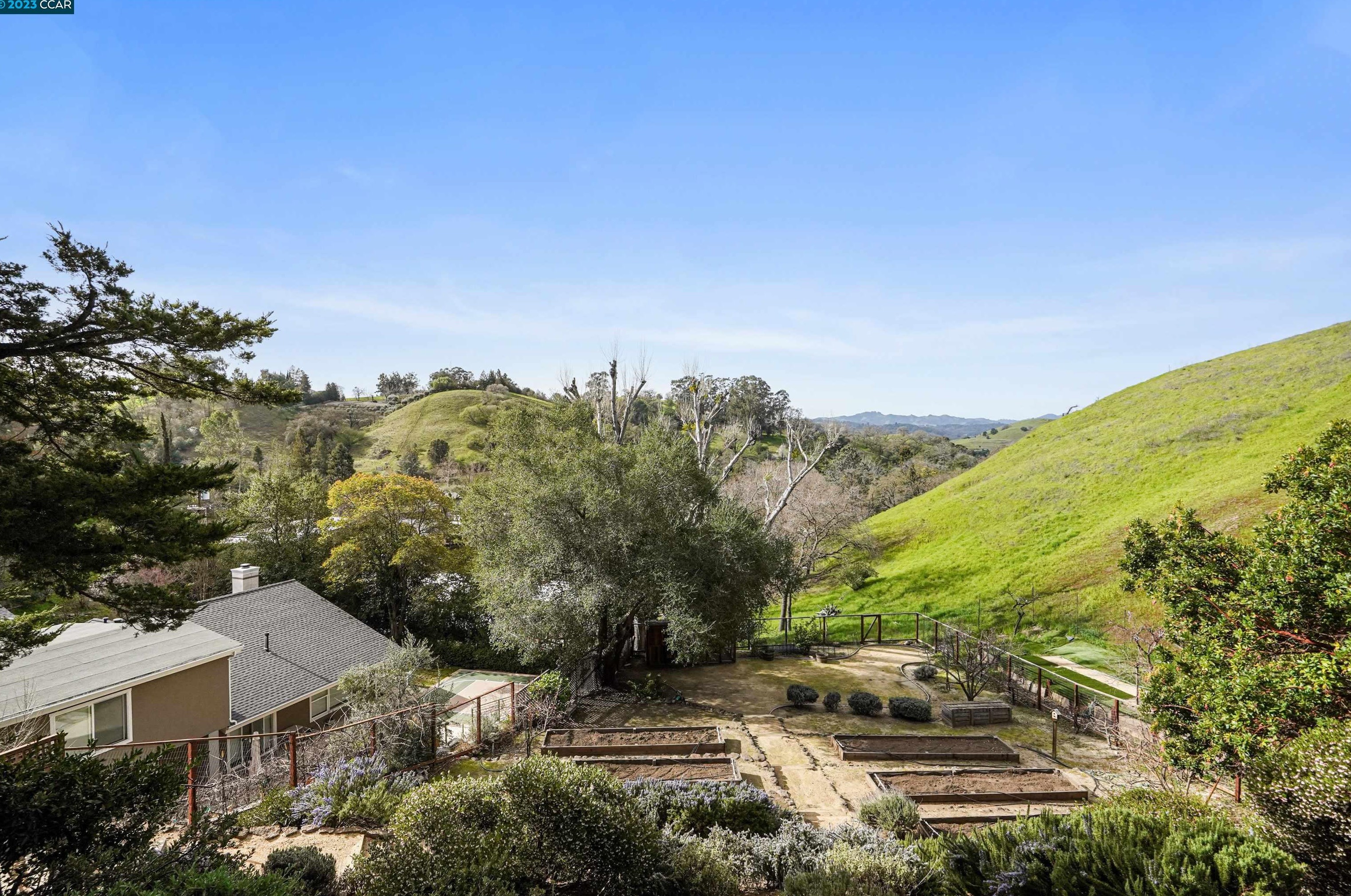 37 Bacon Ct, Lafayette CA  94549-6232 exterior