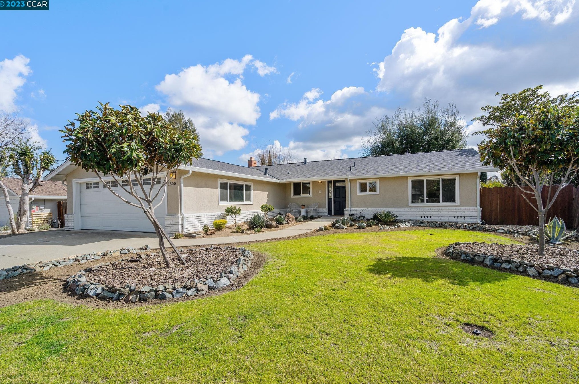 1800 Lambeth Ln, Concord, CA 94518-3221