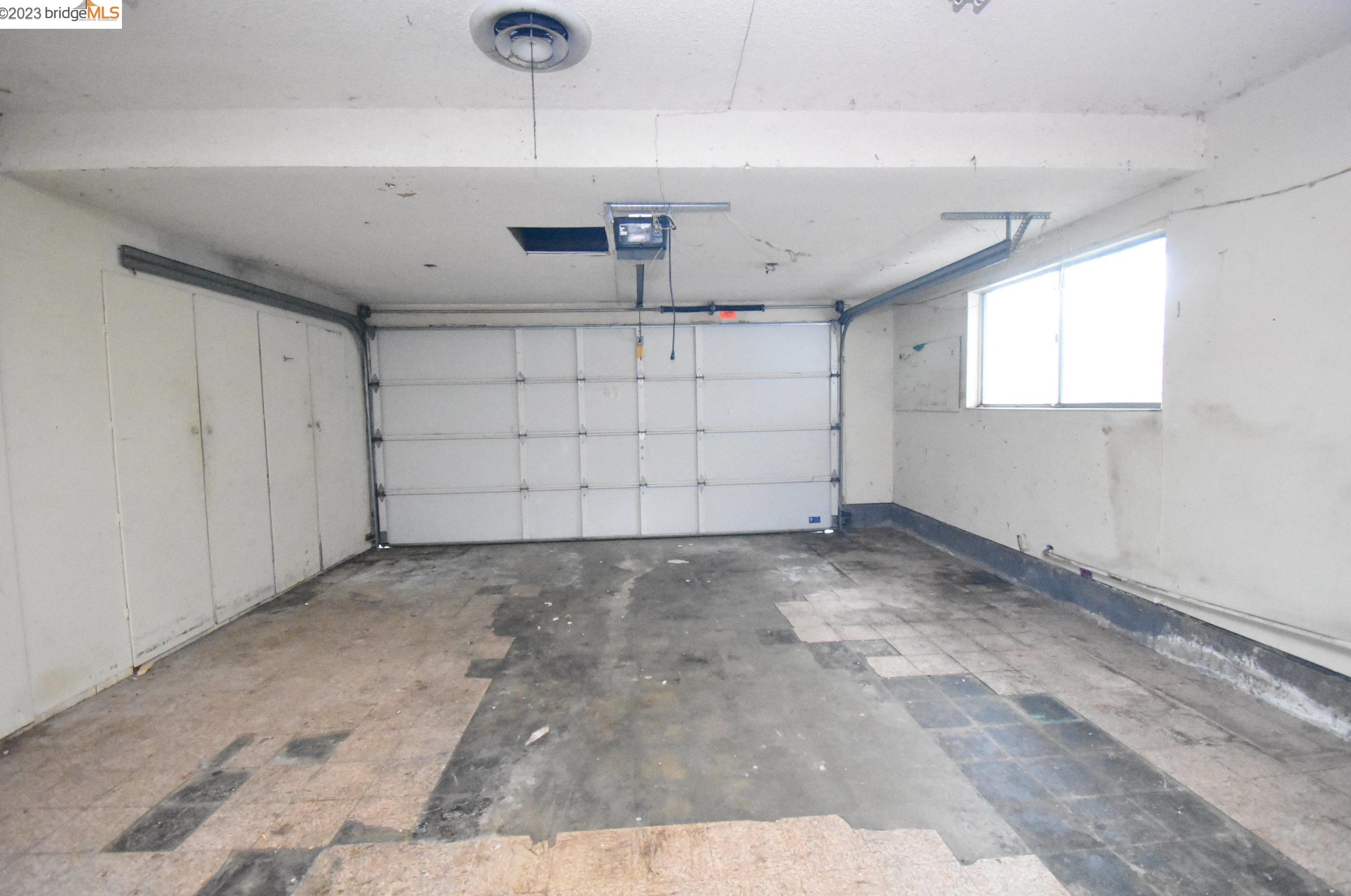 1100 Galaxy Dr, Yuba City CA  95991-6710 exterior