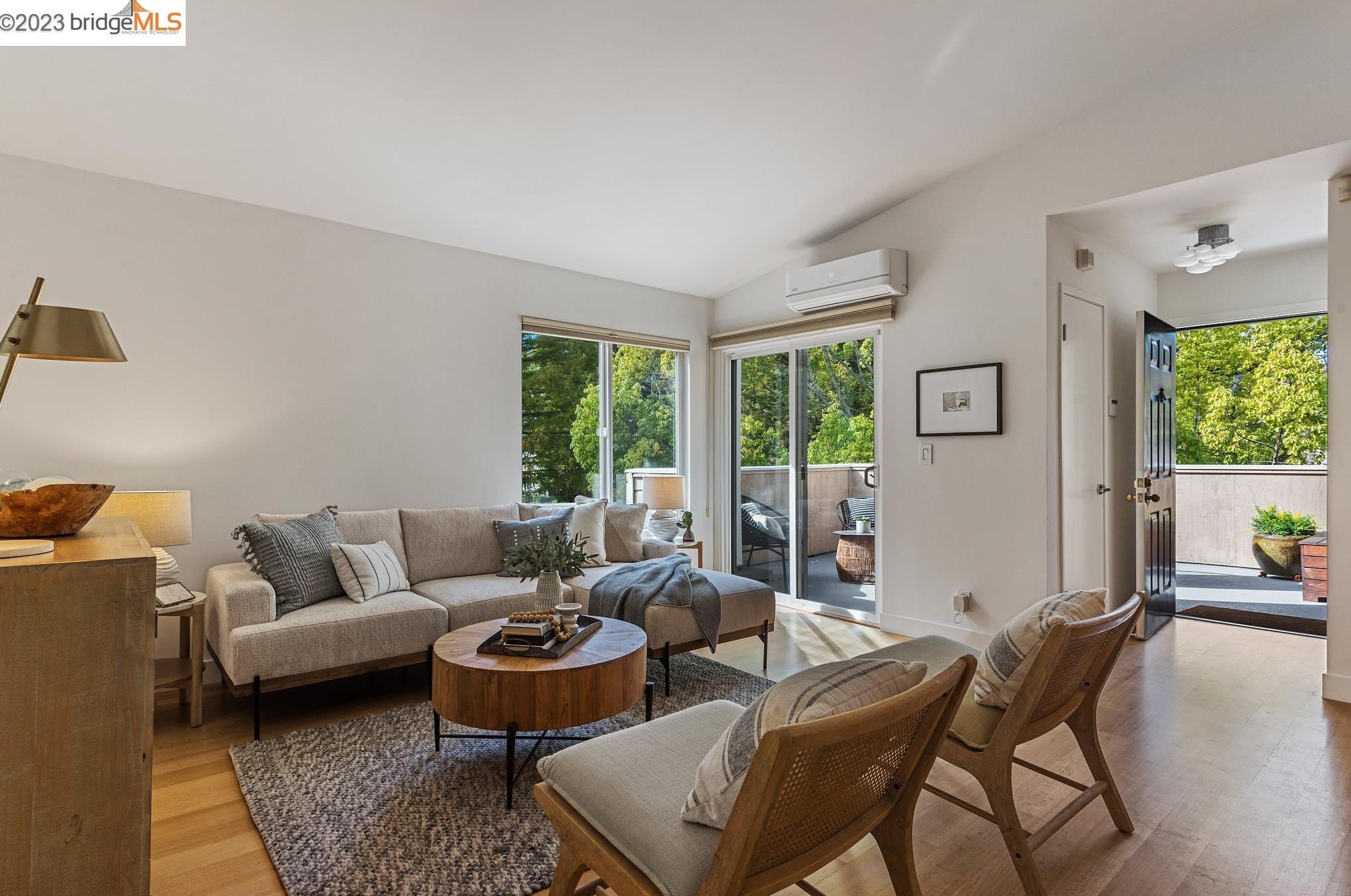 730 Canyon Oaks Dr #e, Oakland, CA 94605